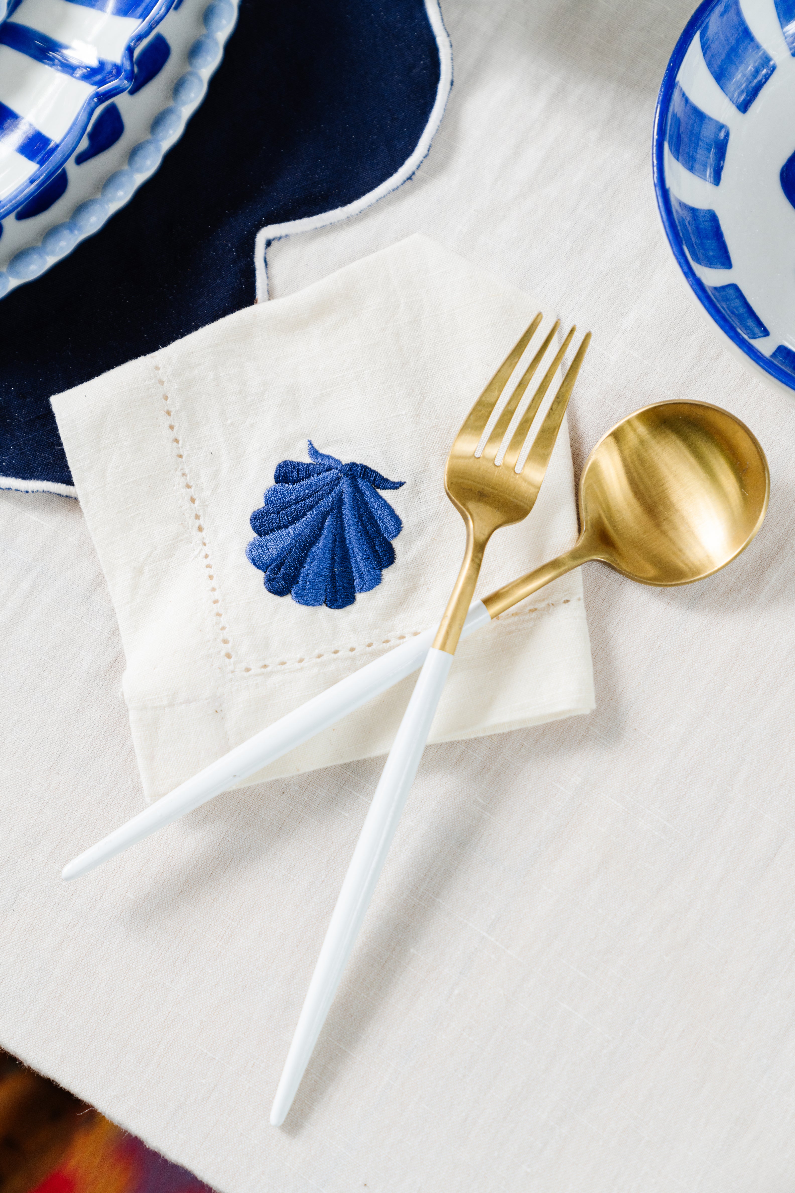 Premium Cloth Napkins Set - 100% Cotton Eco-Friendly Dinner Napkins for Everyday Use, Parties & Fine Dining - 12 Pack (White)