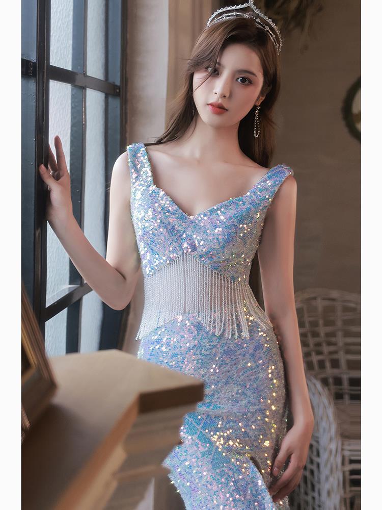 Elegant Mermaid Sequins Long Prom Dress with High Slit & V-Neck | Sparkly Evening Gown for Homecoming, Pageant, Red Carpet Events | Size 195