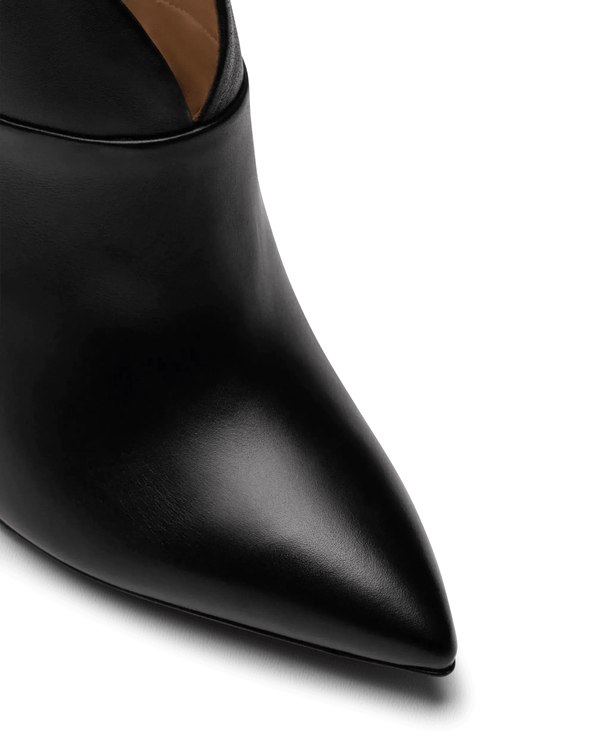 Stylish Inga Leather Bootie for Women - Comfortable Ankle Boots with Chunky Heel | Perfect for Fall, Winter & Casual Outfits
