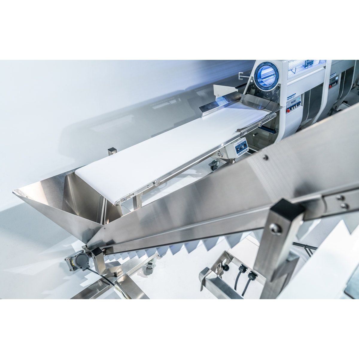 Mobius Autofeed Conveyor System - Automatic Feeding Conveyor Belt for Industrial Packaging & Assembly Lines - Perfect for Warehouse Logistics, Manufacturing, and Production Automation