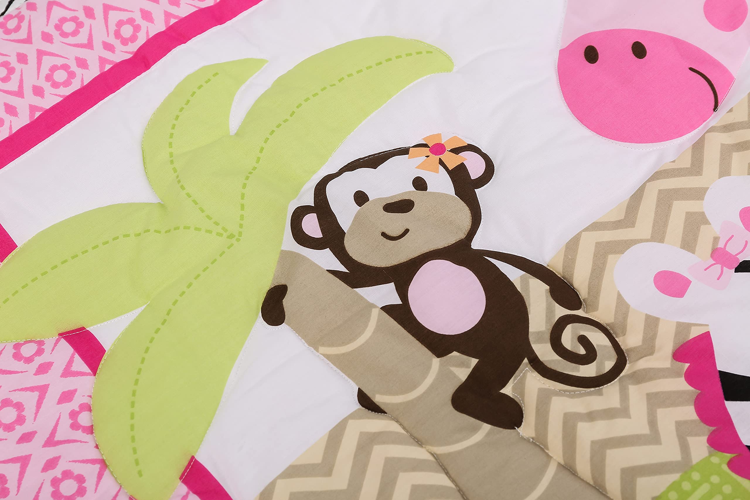 4-Piece Pink Animal Safari Nursery Crib Bedding Set for Baby Girls - Giraffe Print Crib Set with 1 Quilt, 2 Fitted Sheets & 1 Skirt - Soft Cotton Baby Bedding for Nursery Decor & Newborn Gifts