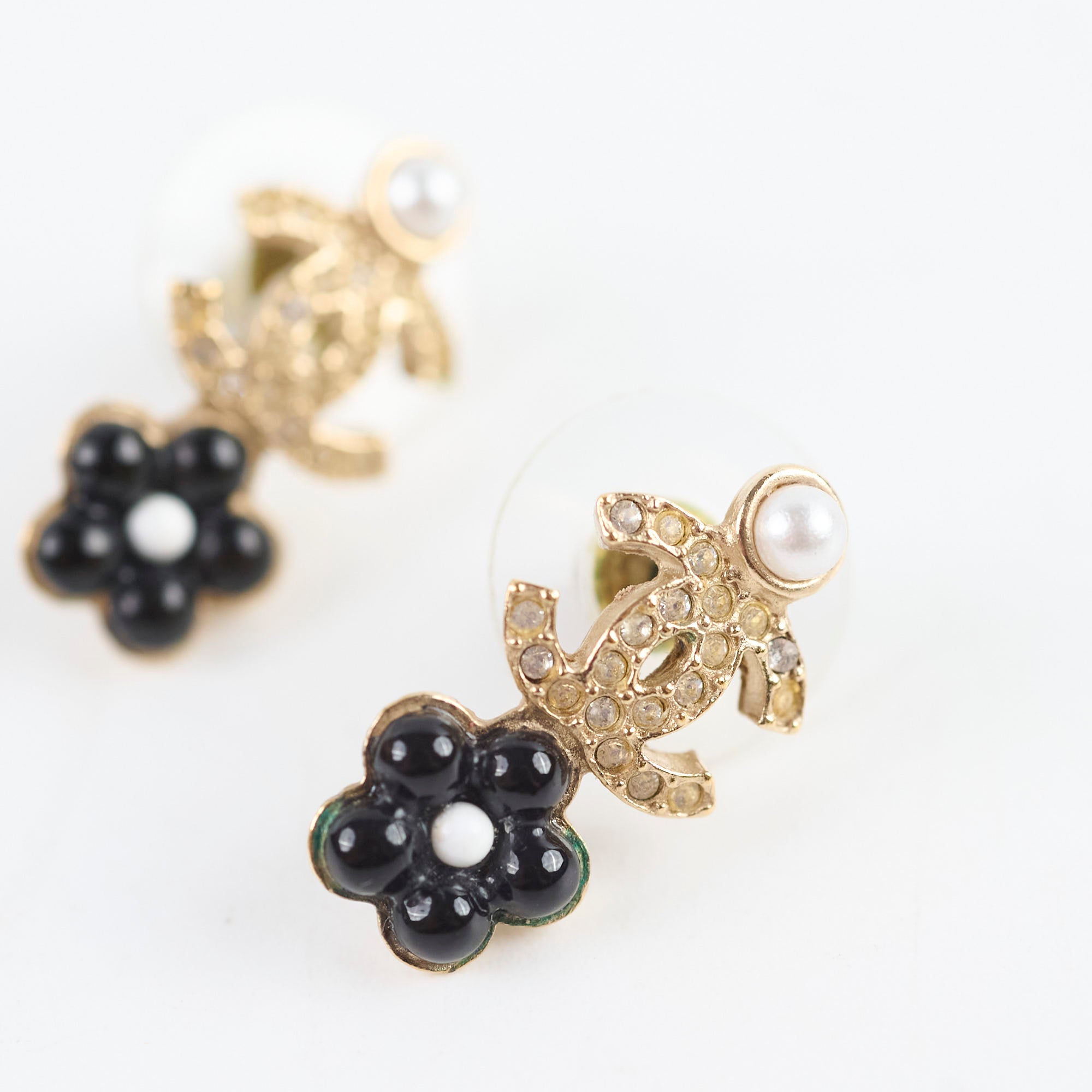 Chanel CC Flower Earrings - Fashion Jewelry for Women | Elegant Costume Earrings for Parties, Weddings & Special Occasions