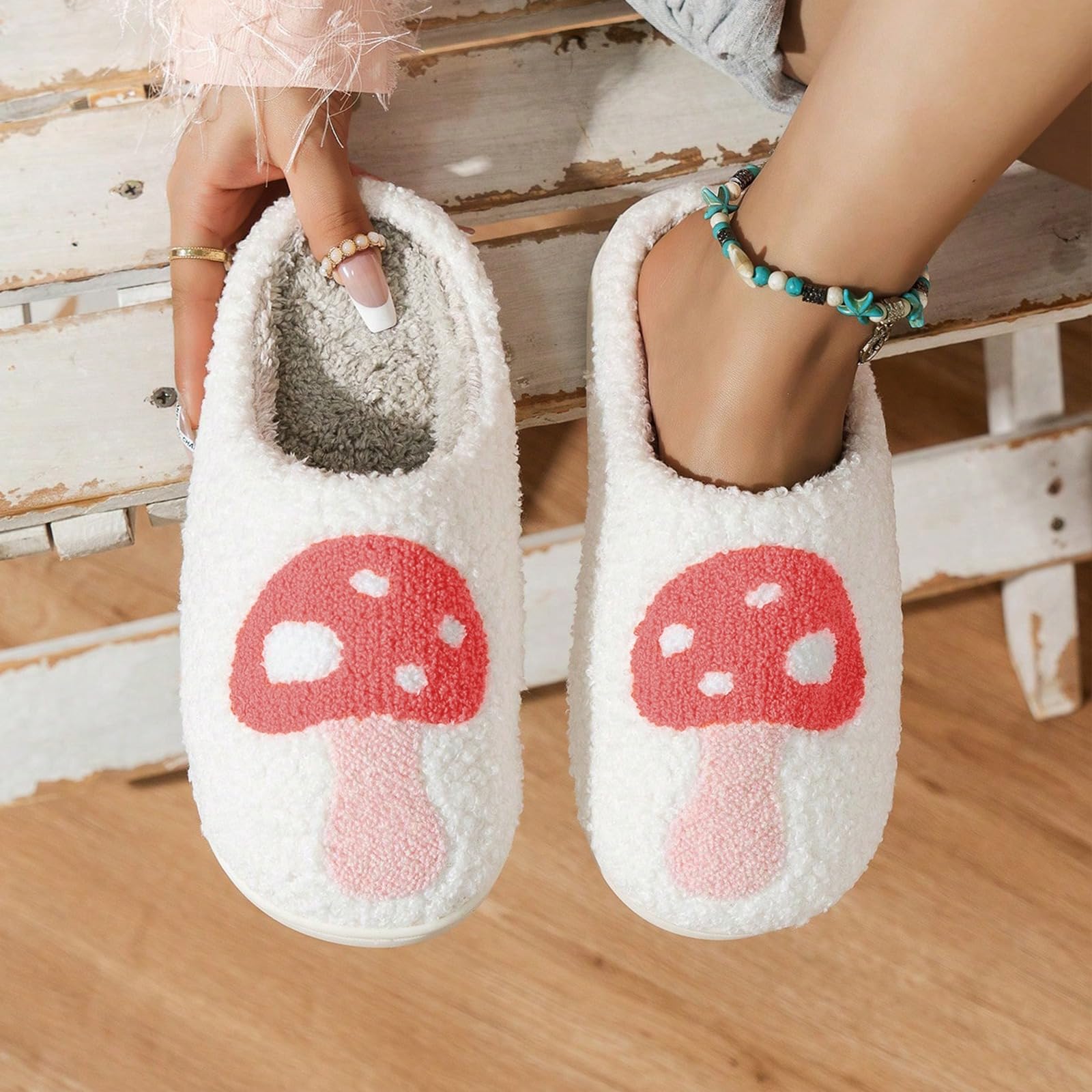 Takezuaa Women's Fuzzy Plush Memory Foam Slippers - Soft Warm House Shoes for Indoor/Outdoor Use, Non-Slip Cozy Slippers with Cartoon Design - Perfect for Relaxing at Home, Lounging, and Winter Comfort