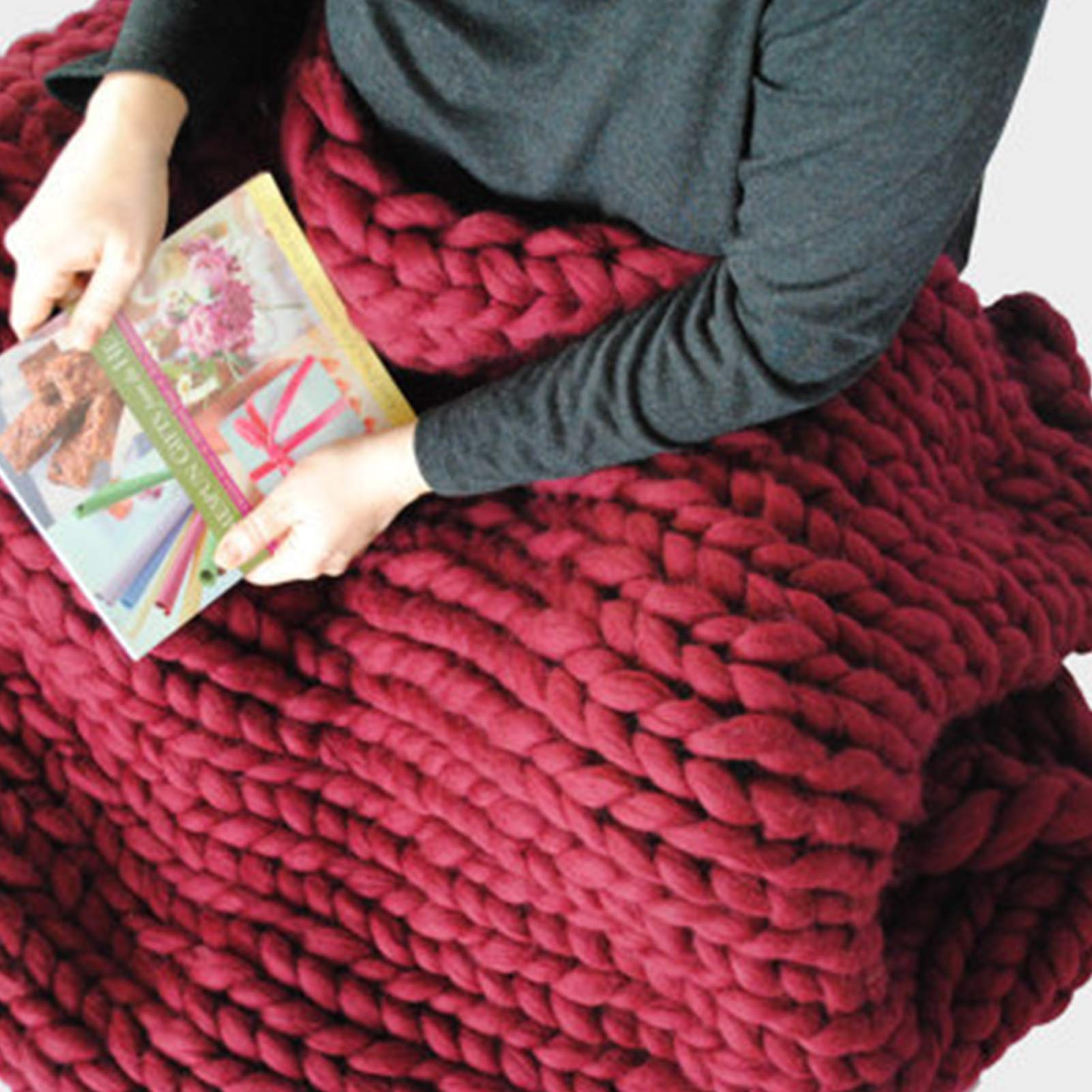 Chunky Hand-Woven Knitted Throw Blanket - Thick Soft Yarn Blanket for Sofa, Bed, Couch - Cozy Home Decor Gift for Women, Pet Bed Cover, Yoga Mat Companion - Perfect for Winter Nights, Movie Time & Relaxation