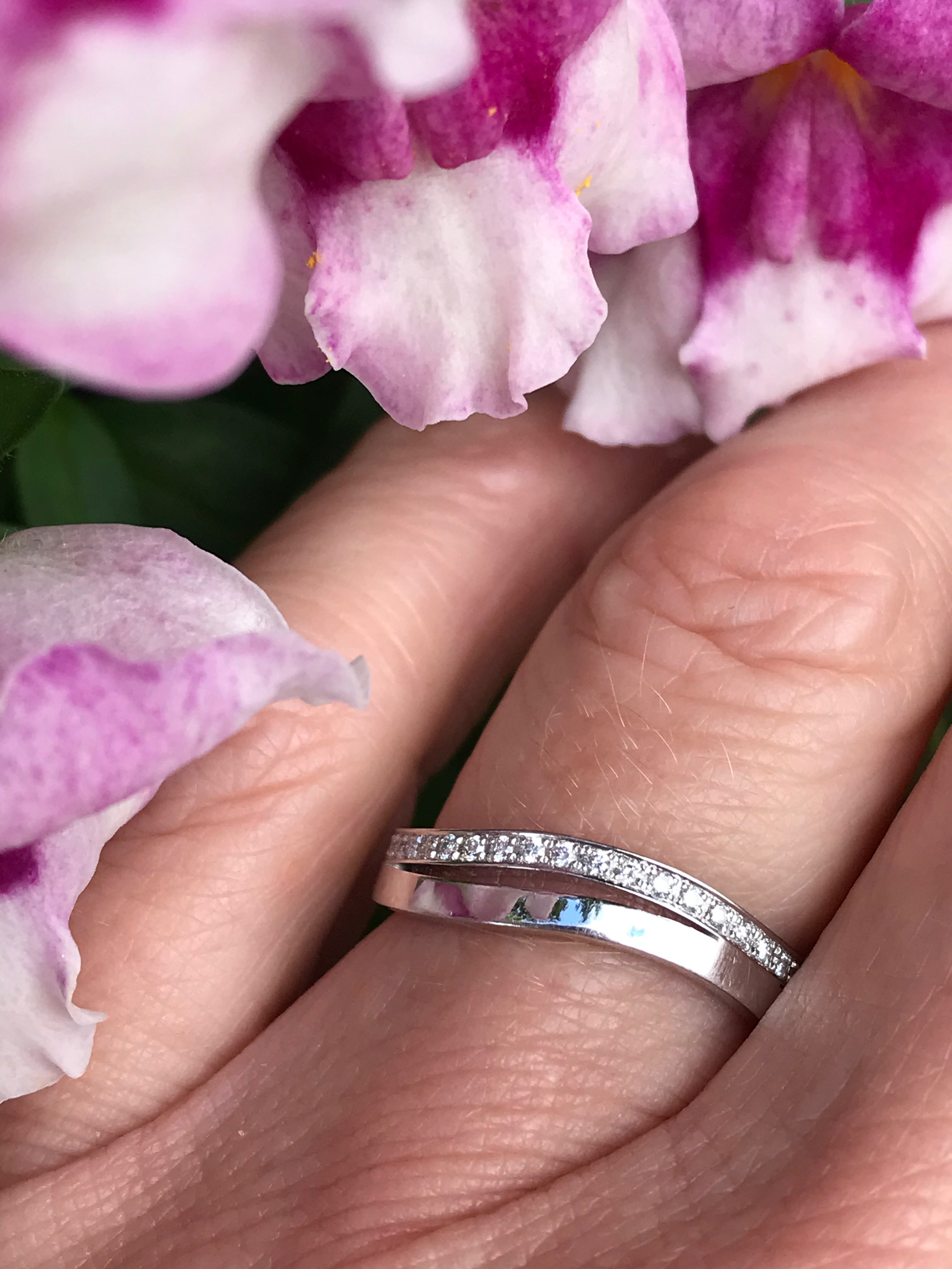 18ct White Gold Wave Shaped Diamond Ring - 0.23ct TW VS1 Full Set - Elegant Wedding, Engagement & Anniversary Jewelry Gift for Women