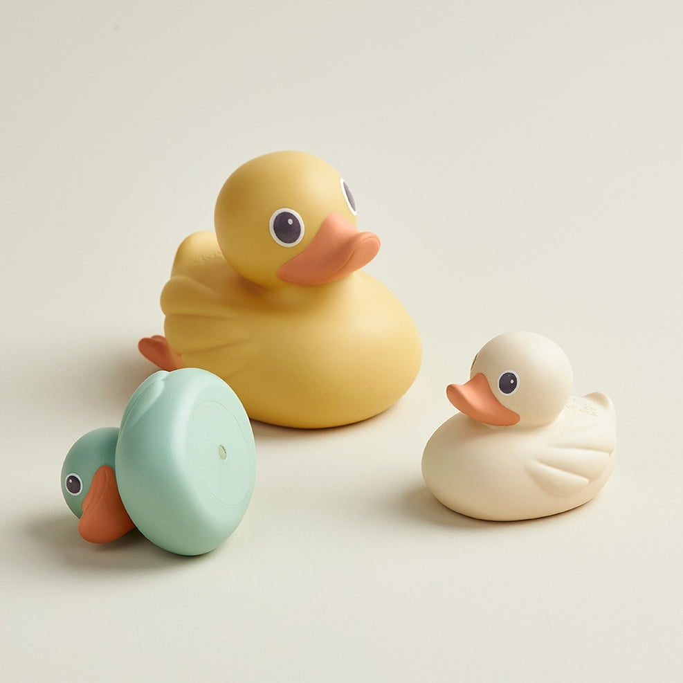 Itzy Ritzy Ducky Family Bath Toy Set - Waterproof Rubber Duckies for Kids Bathtime Fun, Baby Shower Gift & Pool Playtime