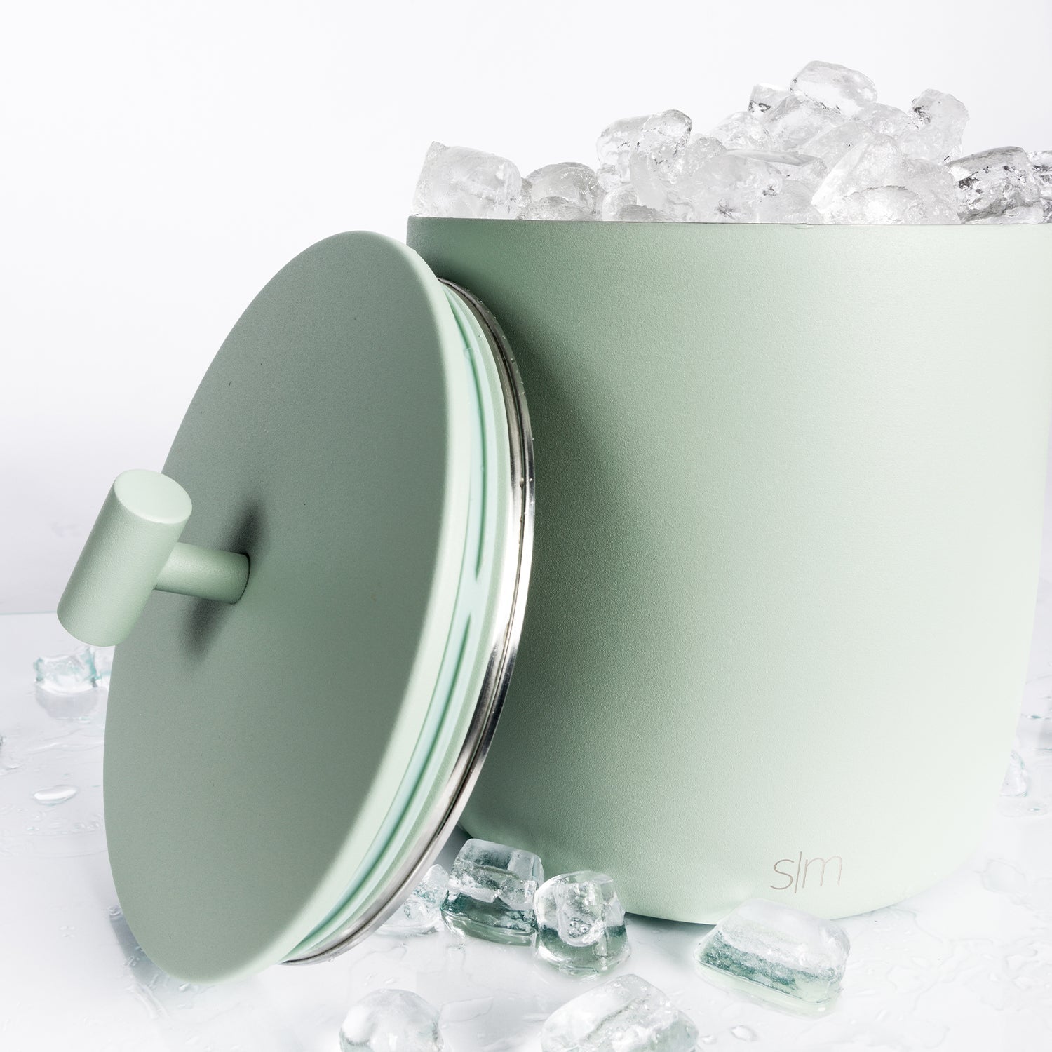 Premium Stainless Steel Ice Bucket with Lid - Chilling Drinks for Parties, Bars & Outdoor Gatherings - Elegant & Durable Cocktail Accessory