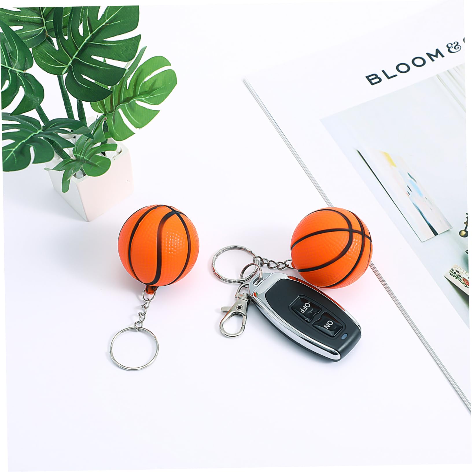 GOOHOCHY 30 Pack Mini Basketball & Soccer Ball Keychains - Sports Themed Keyrings for Fans - Orange Souvenir Gift for Athletes & Coaches - Perfect for Team Events, Fan Giveaways & Sports Enthusiasts