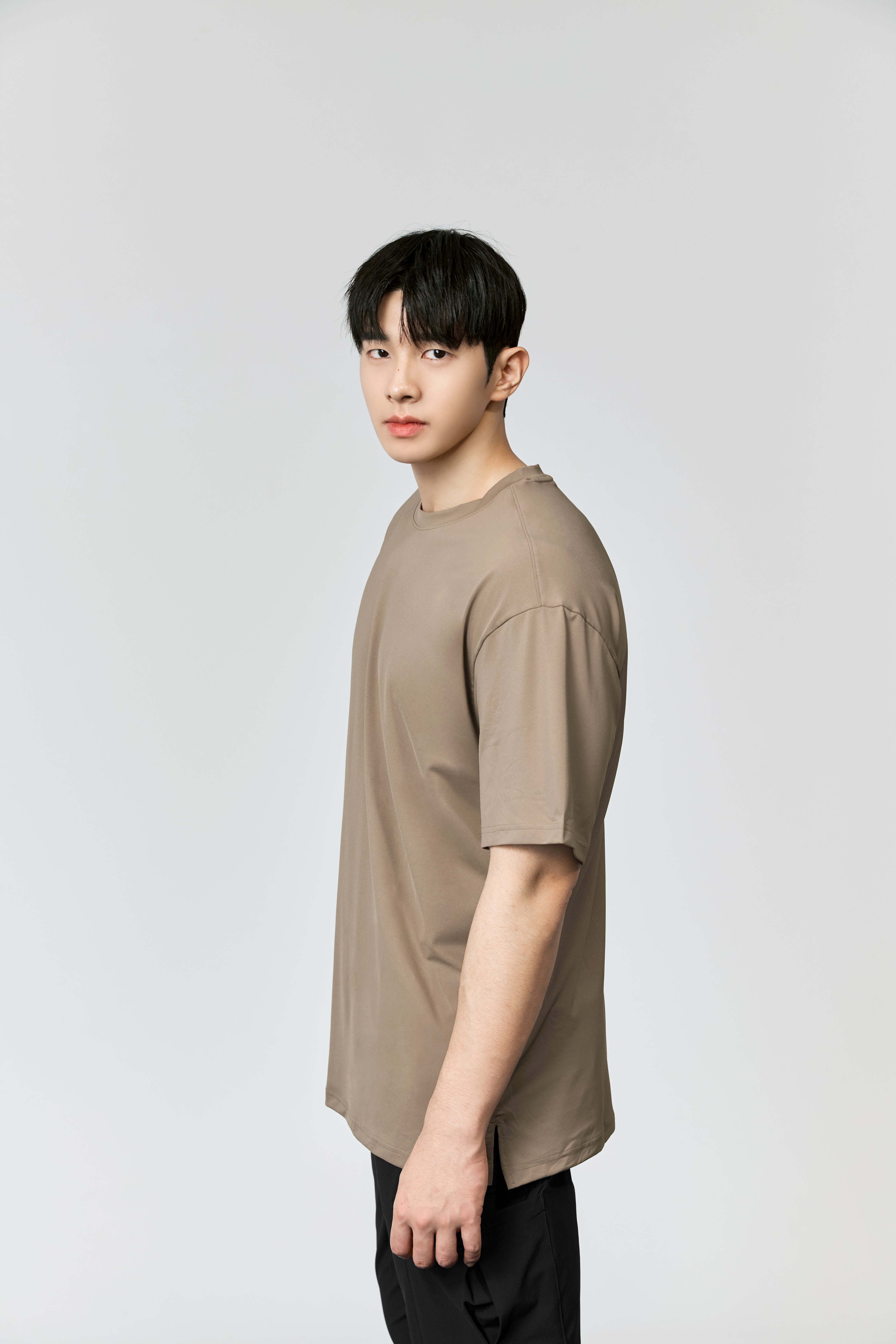 Men's Ice Feather Slim Fit Short Sleeve T-Shirt - Lightweight & Breathable Summer Casual Wear for Outdoor Activities