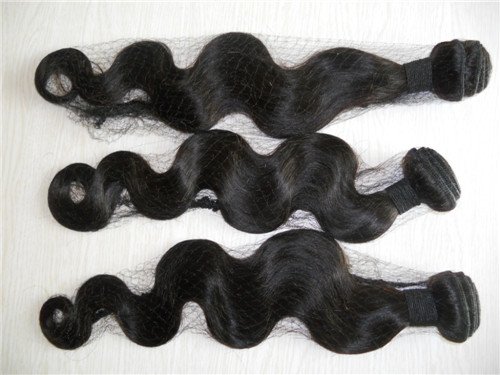 Premium Brazilian Virgin Remy Human Hair Bundles - 3-Piece Body Wave Weft (300g, Natural Color, 26