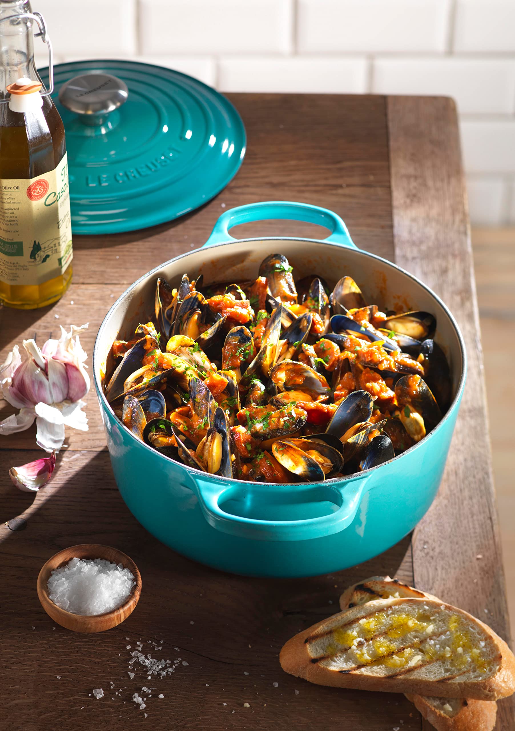Le Creuset 5 qt. Enameled Cast Iron Oval Dutch Oven - Caribbean Blue | Premium Cookware for Braising, Roasting & Baking | Perfect for Soups, Stews & Family Dinners