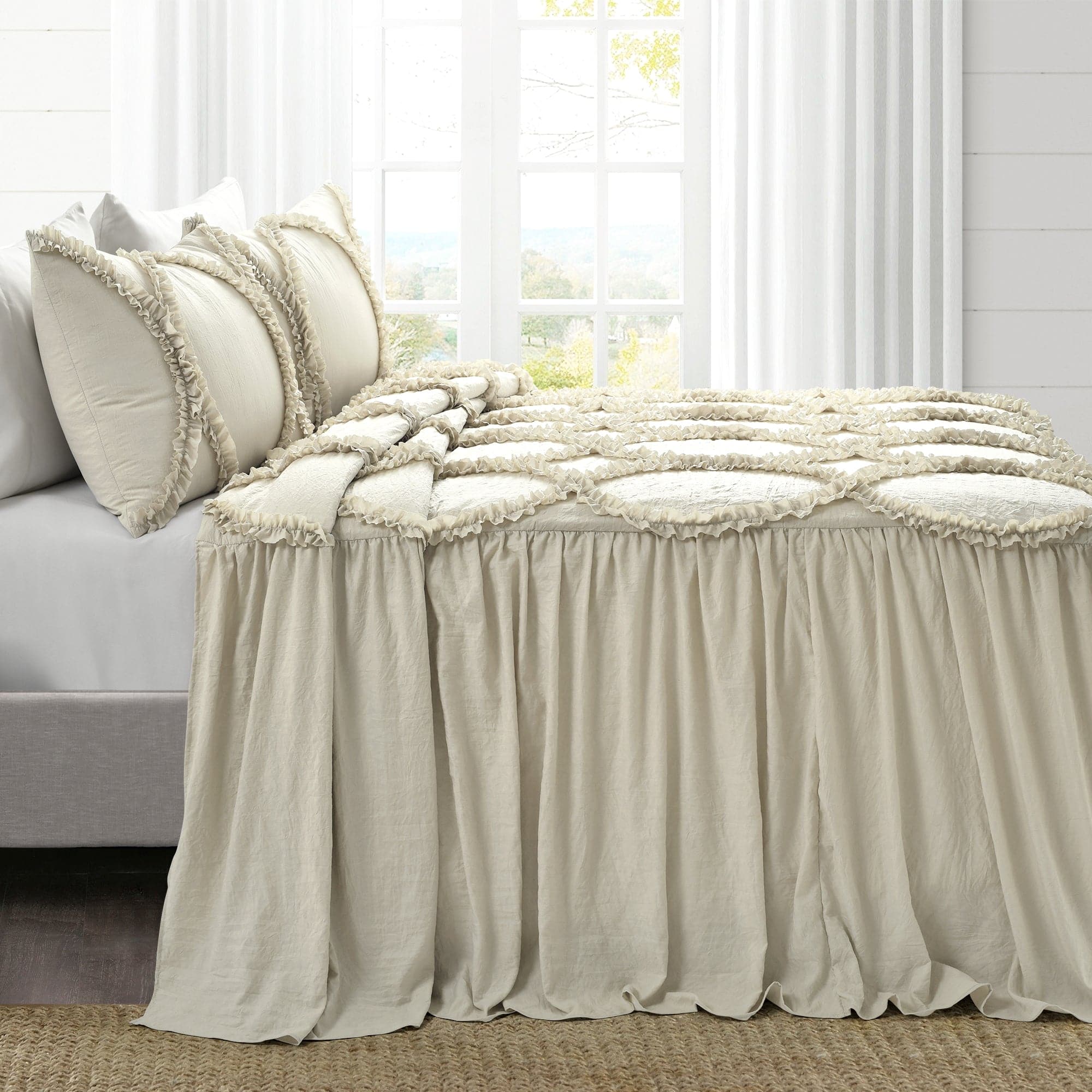 Riviera 3-Piece Bedspread Set - Queen Size Luxury Quilted Coverlet with Matching Pillow Shams - Perfect for Master Bedroom, Guest Room & Hotel Decor
