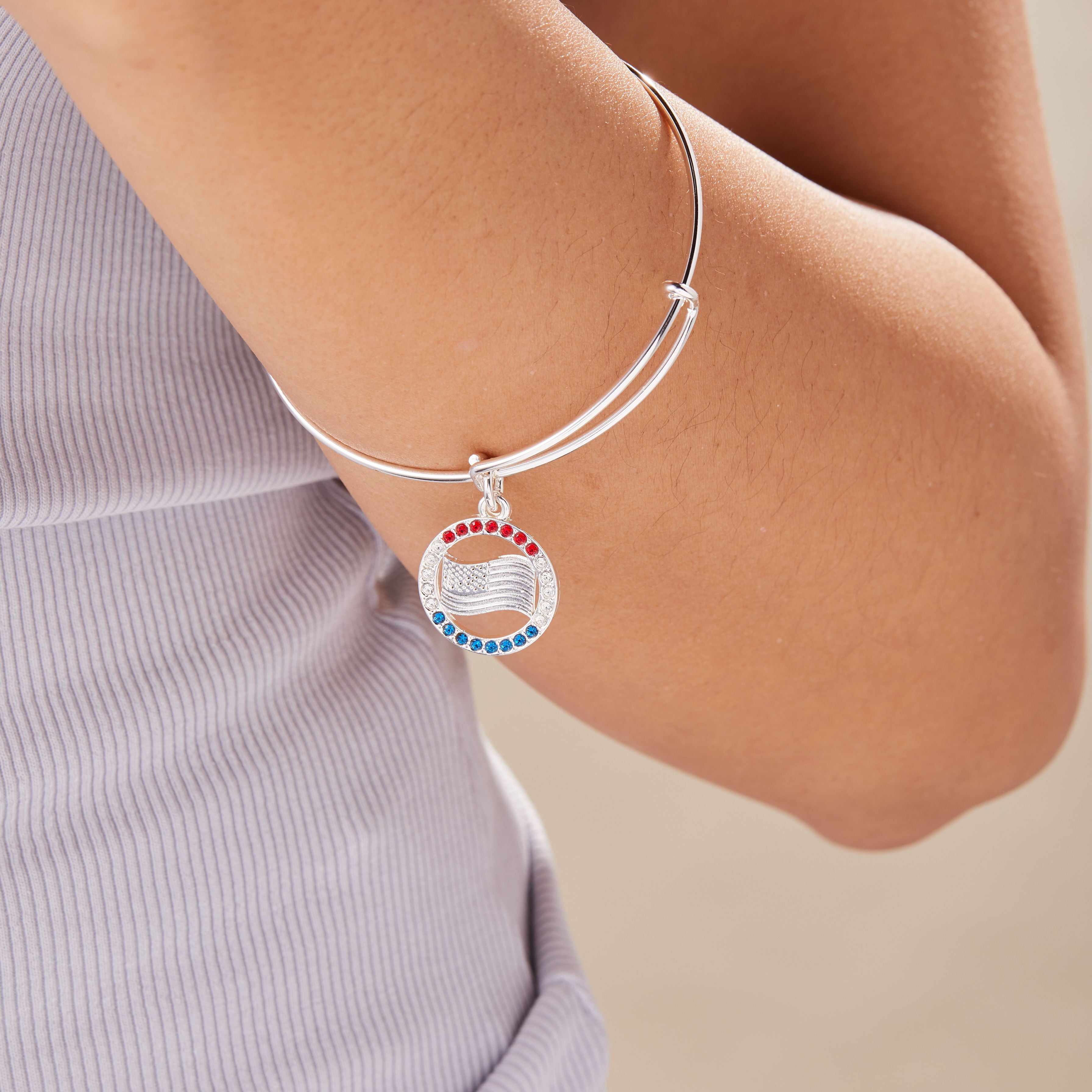 Patriotic American Flag Charm Bangle Bracelet - USA Pride Jewelry for 4th of July, Memorial Day & Veterans Day Celebrations