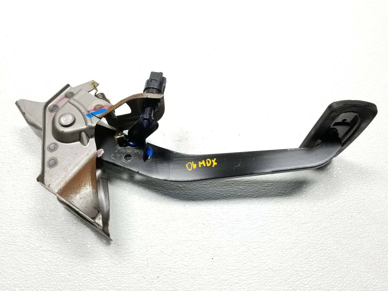 2003-2006 Acura MDX OEM Brake Pedal Replacement - Genuine Part for Smooth Braking Performance | Perfect for Daily Commuting & Highway Driving