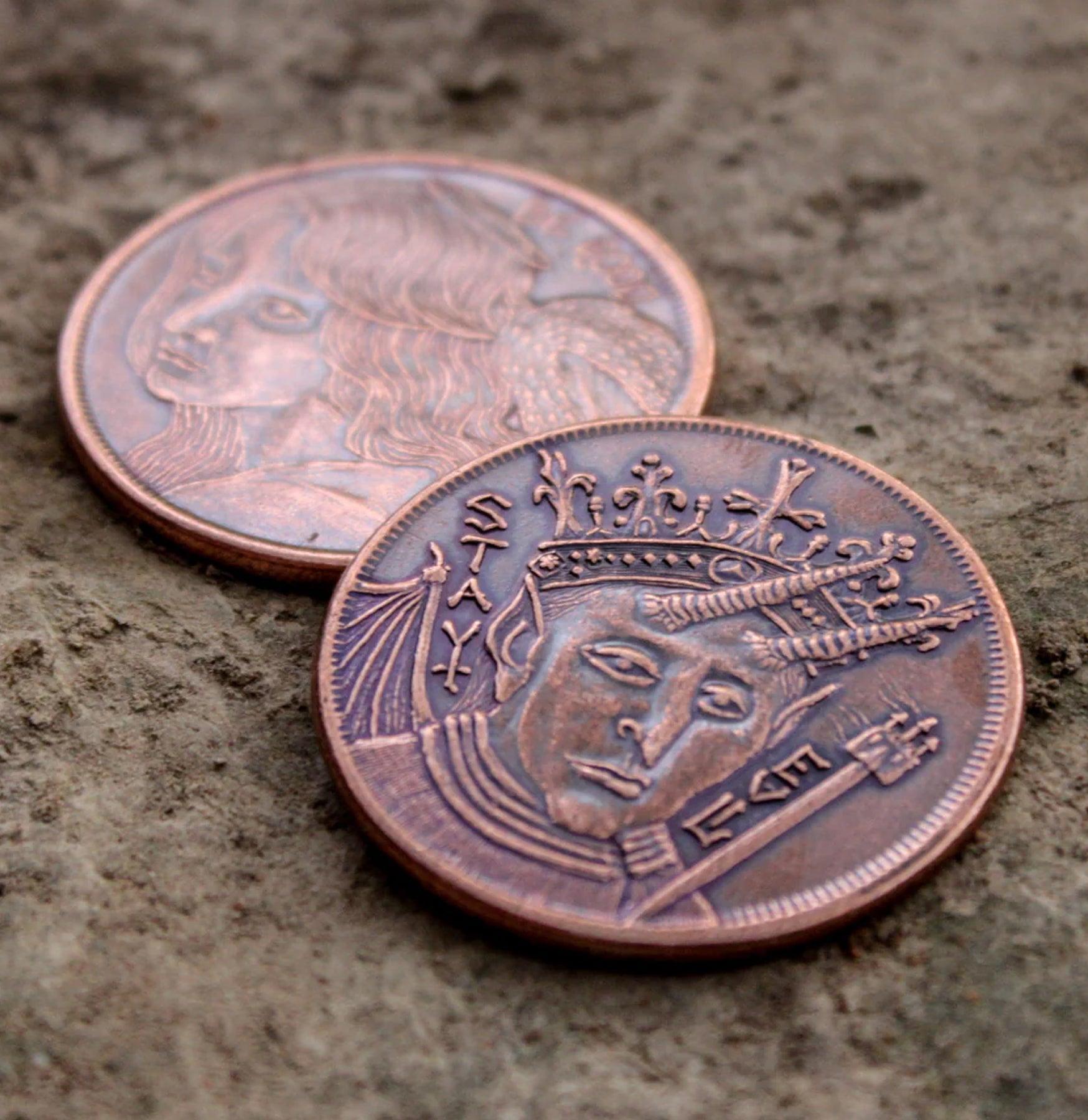 Good vs Evil Decision Maker Coin - Flip for Choices, Fun & Games - Perfect for Parties, Gifts & Decision Making