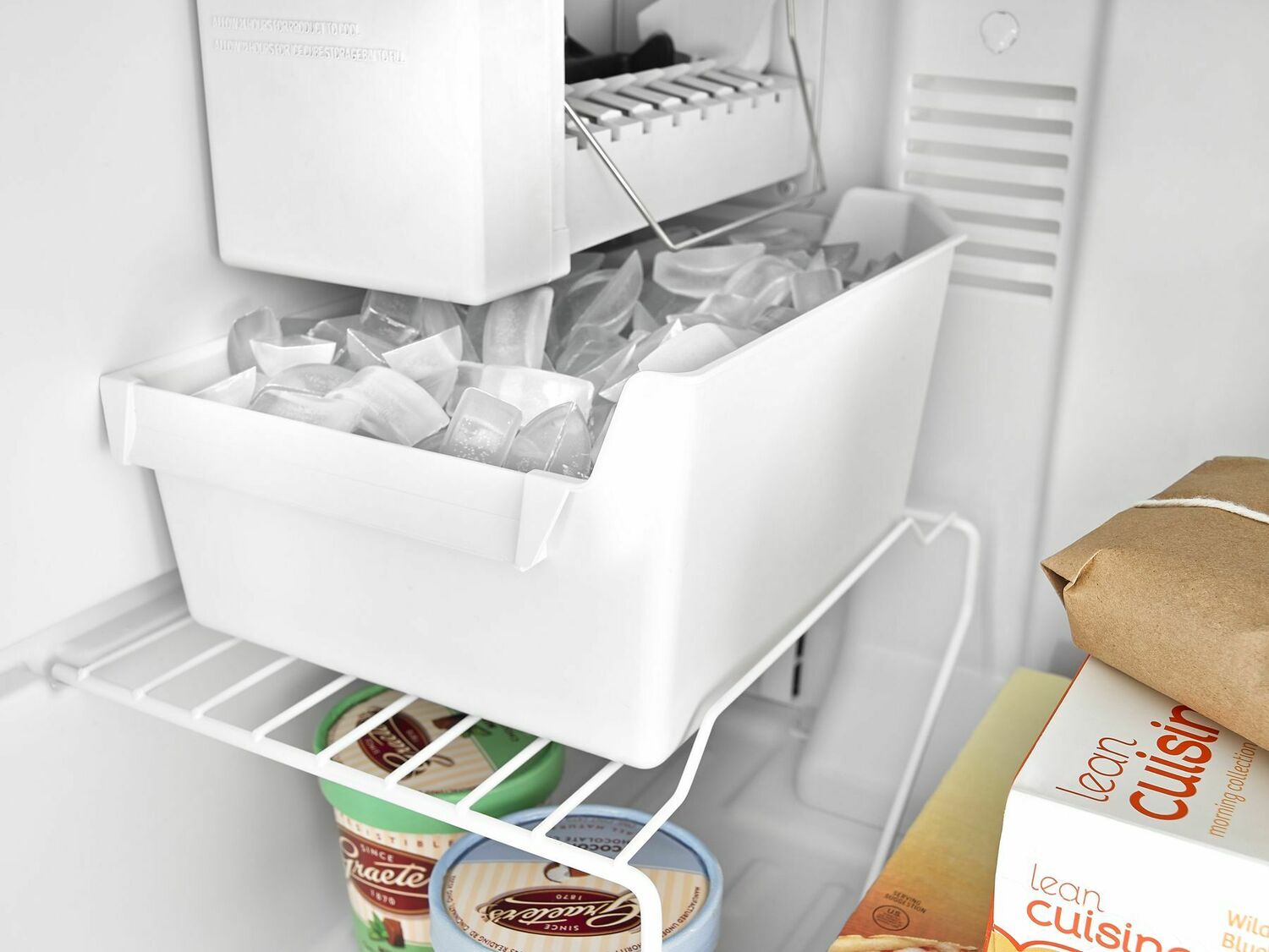 Amana ART308FFDW 30 Inch Wide Top Freezer Refrigerator - 18 Cu. Ft. White Energy Efficient Appliance with Garden Fresh Crisper Bins | Perfect for Small Kitchens, Apartments & Dorm Rooms