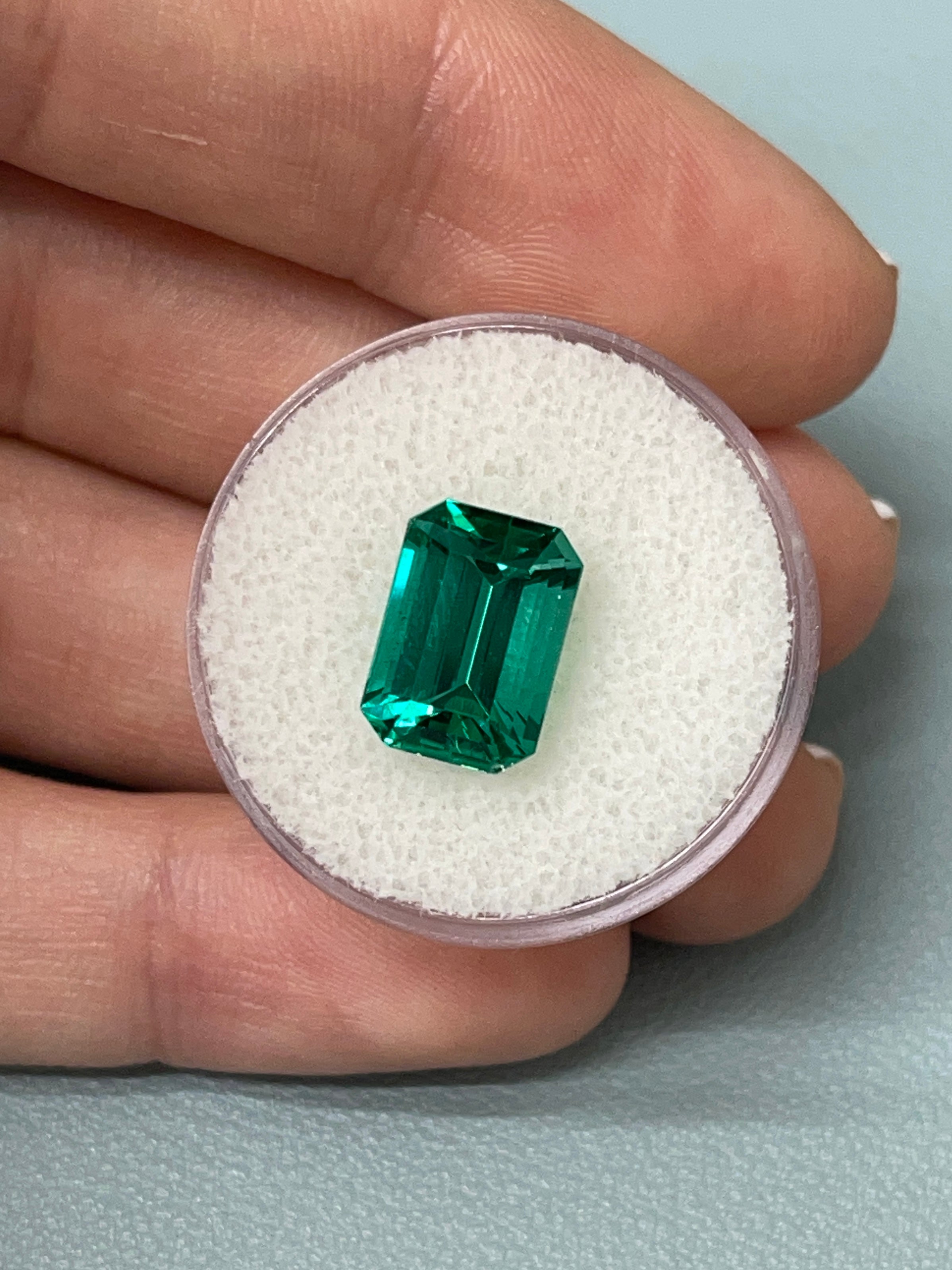 4.10 Carat AAA+ Vivid Bluish Green Natural Brazilian Loose Emerald Gemstone - Perfect for Jewelry Making, Engagement Rings & Luxury Gifts