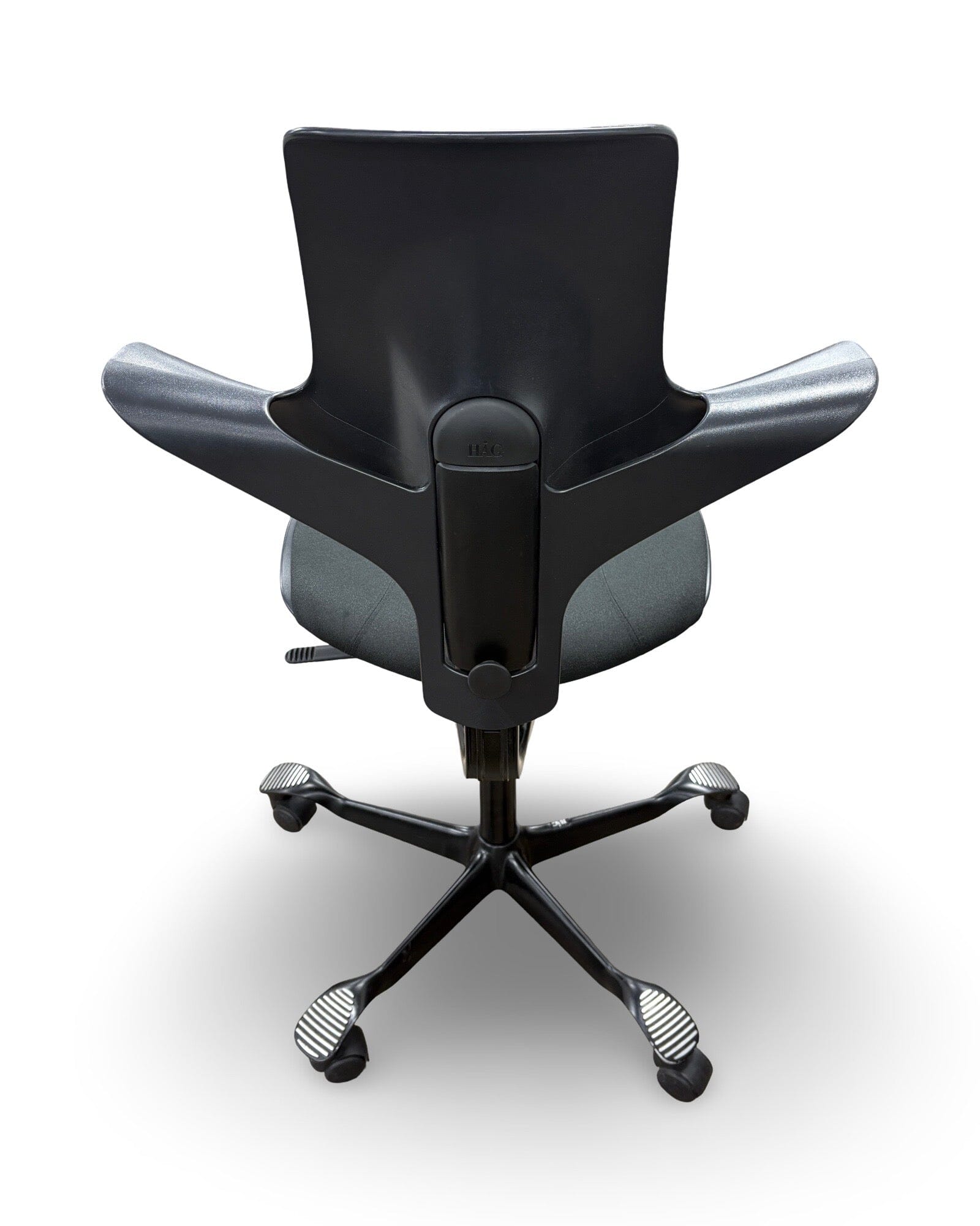 Vintage Hag Chairs - High-Quality Used Mid-Century Modern Lounge Chairs for Living Room, Office & Reading Nook - Eco-Friendly Furniture