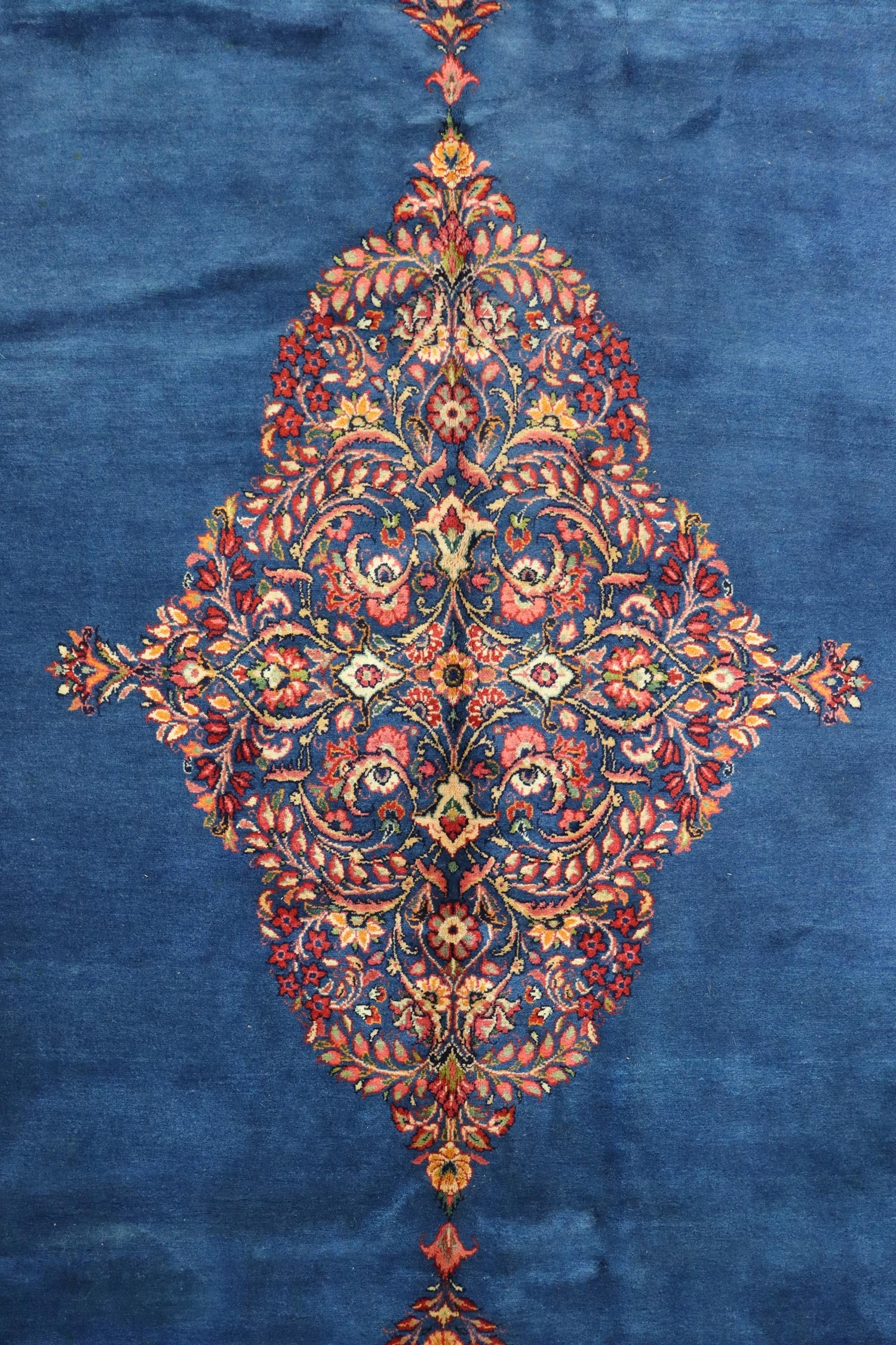 Antique Sarouk Handwoven Traditional Persian Rug - J66218 - Perfect for Living Room, Bedroom & Home Decor