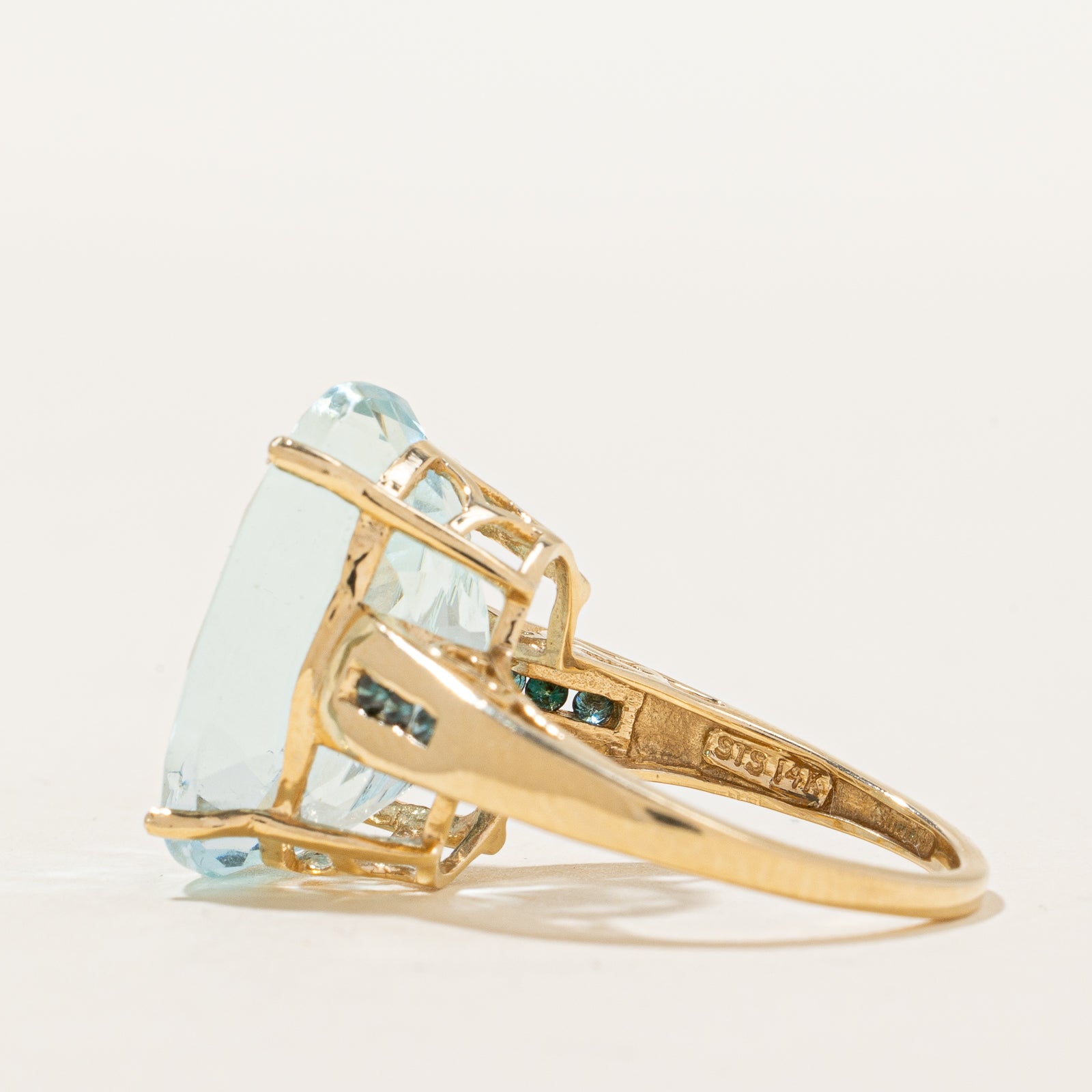 11.20ct Aquamarine & 0.06ct Diamond Cocktail Ring - Size 7.5 - Elegant Statement Jewelry for Evening Parties & Special Occasions