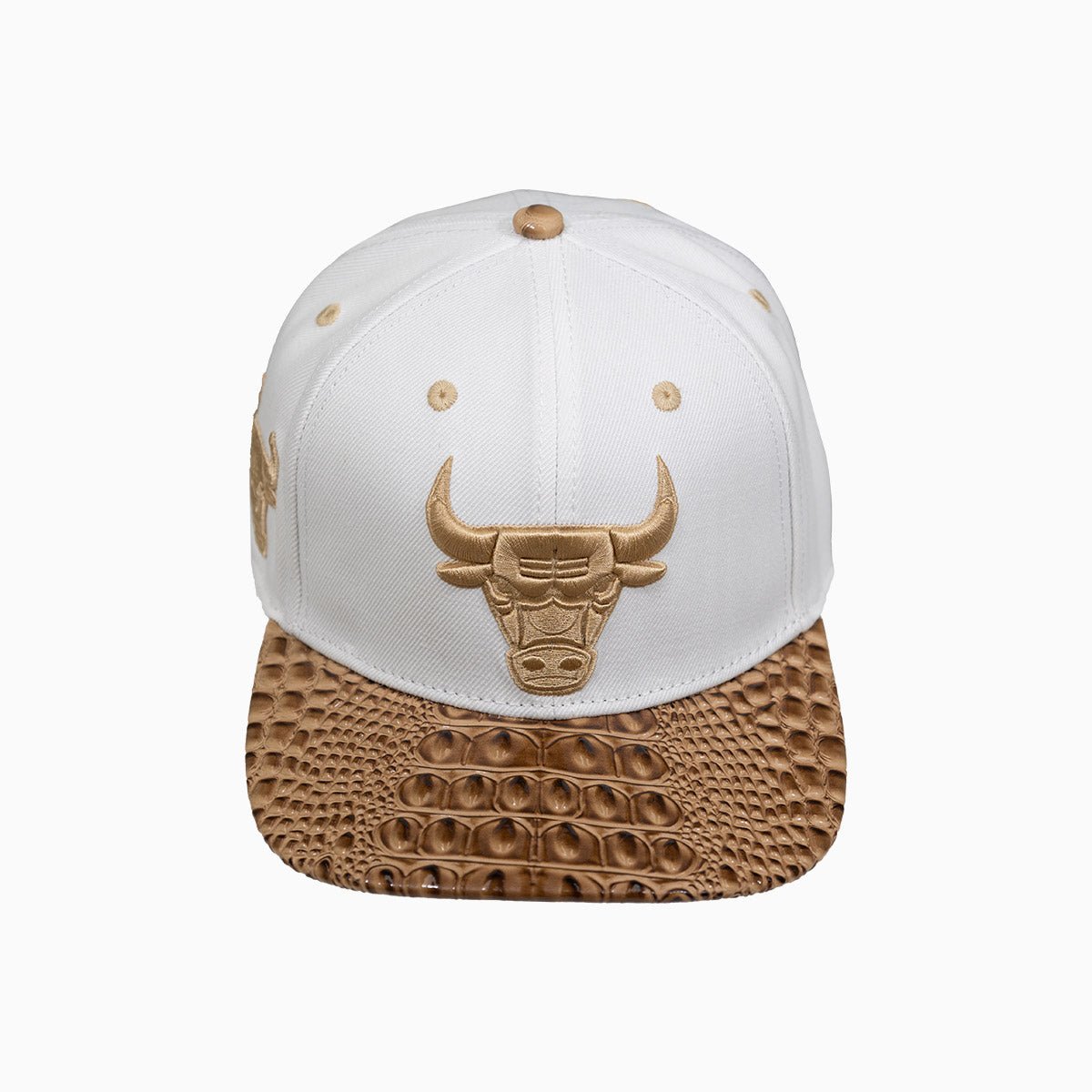 Chicago Bulls NBA Official Snapback Hat with Genuine Leather Visor - Perfect for Basketball Games, Sports Events & Casual Wear