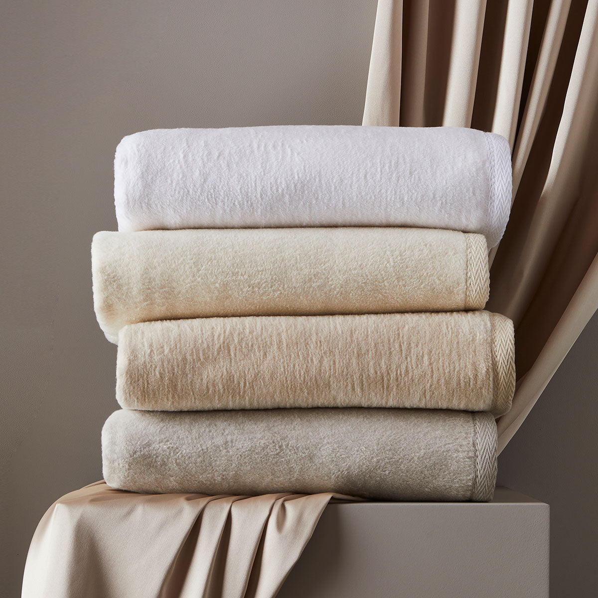 Cozy Fleece Blankets & Throws - Ultra Soft Warm Bedding Swatches for Living Room, Bedroom, and Outdoor Use