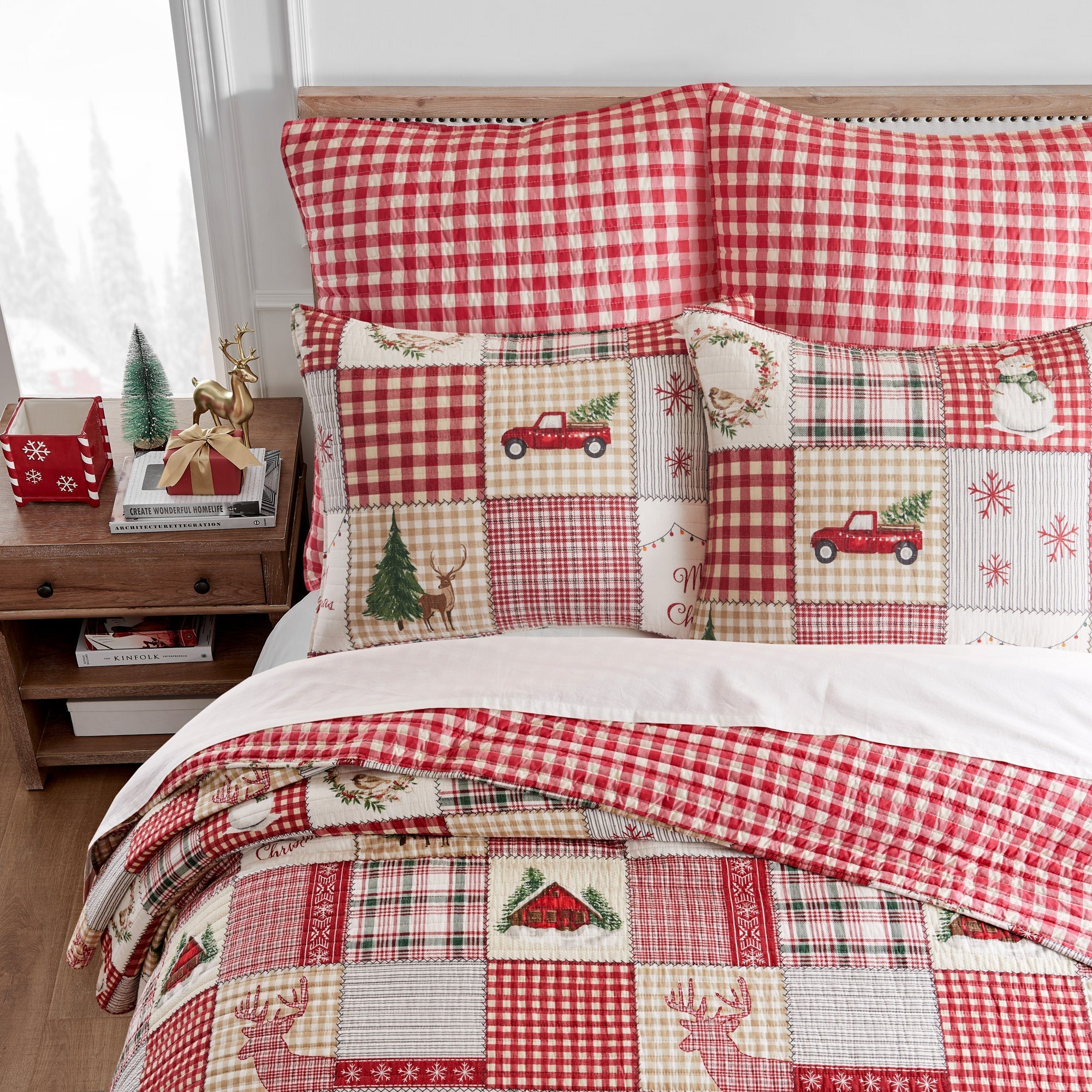 Cozy Christmas Quilt Set - Festive Holiday Bedding for Winter Decor - Perfect for Family Gatherings & Cozy Nights