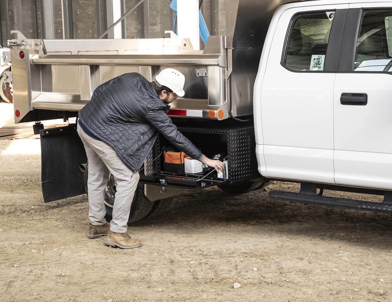 Black Diamond Tread Aluminum Underbody Truck Tool Box 18