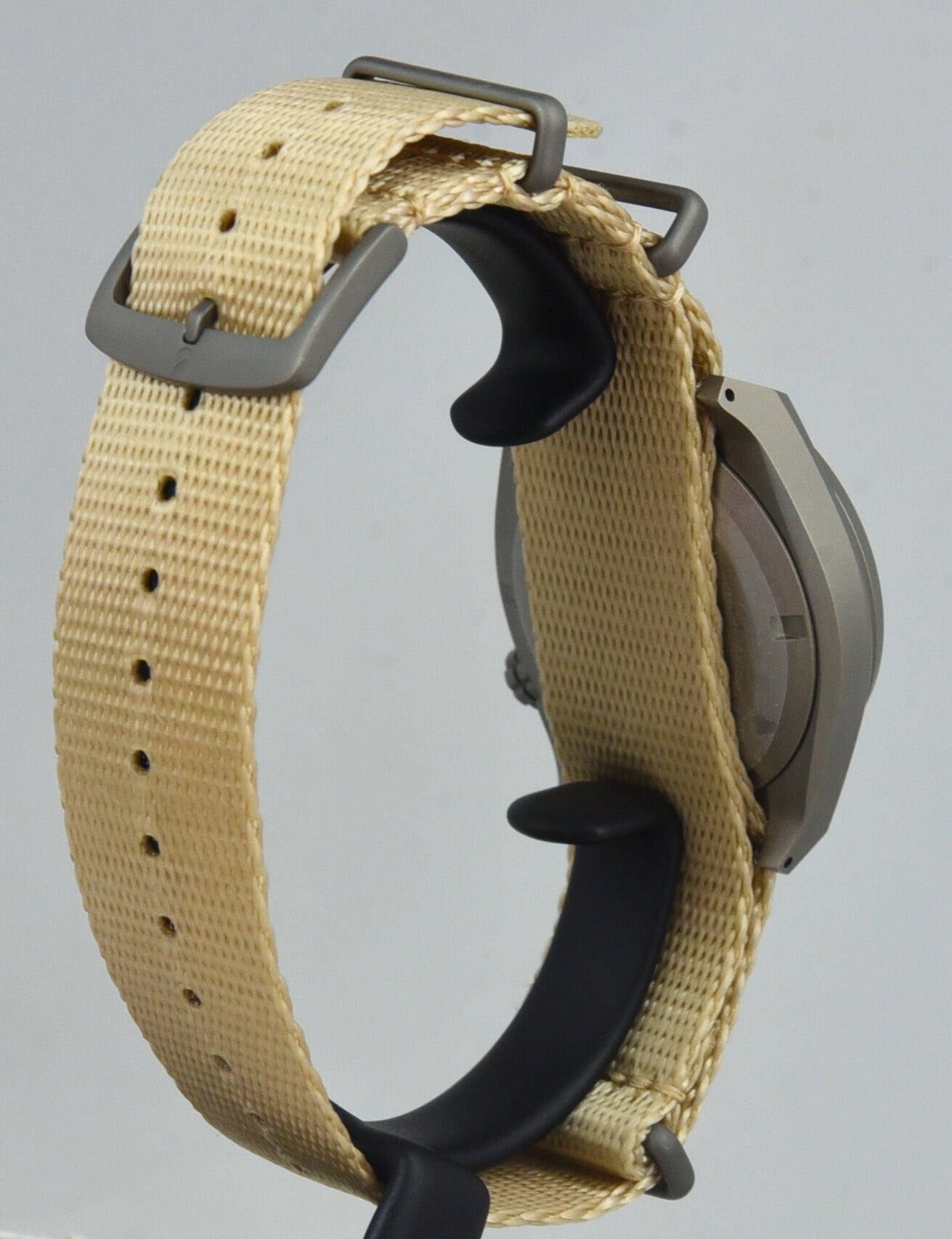 BOLDR Venture Sand Storm Watch - Pre-Owned Luxury Diver's Timepiece for Men | Perfect for Outdoor Adventures, Scuba Diving & Everyday Wear