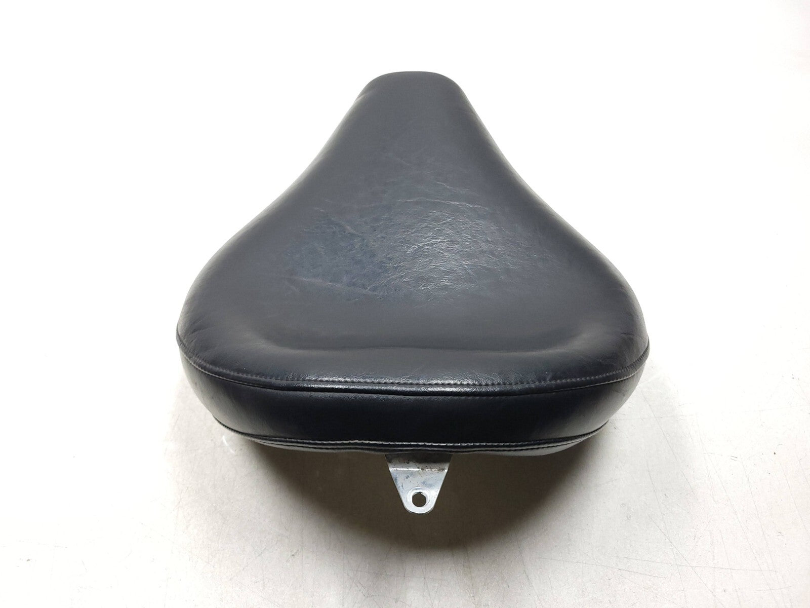 Yamaha V Star 650 XVS650 Classic OEM Front & Rear Seat - Perfect for Motorcycle Replacement & Customization | Ideal for Cruiser Riders & Restoration Projects
