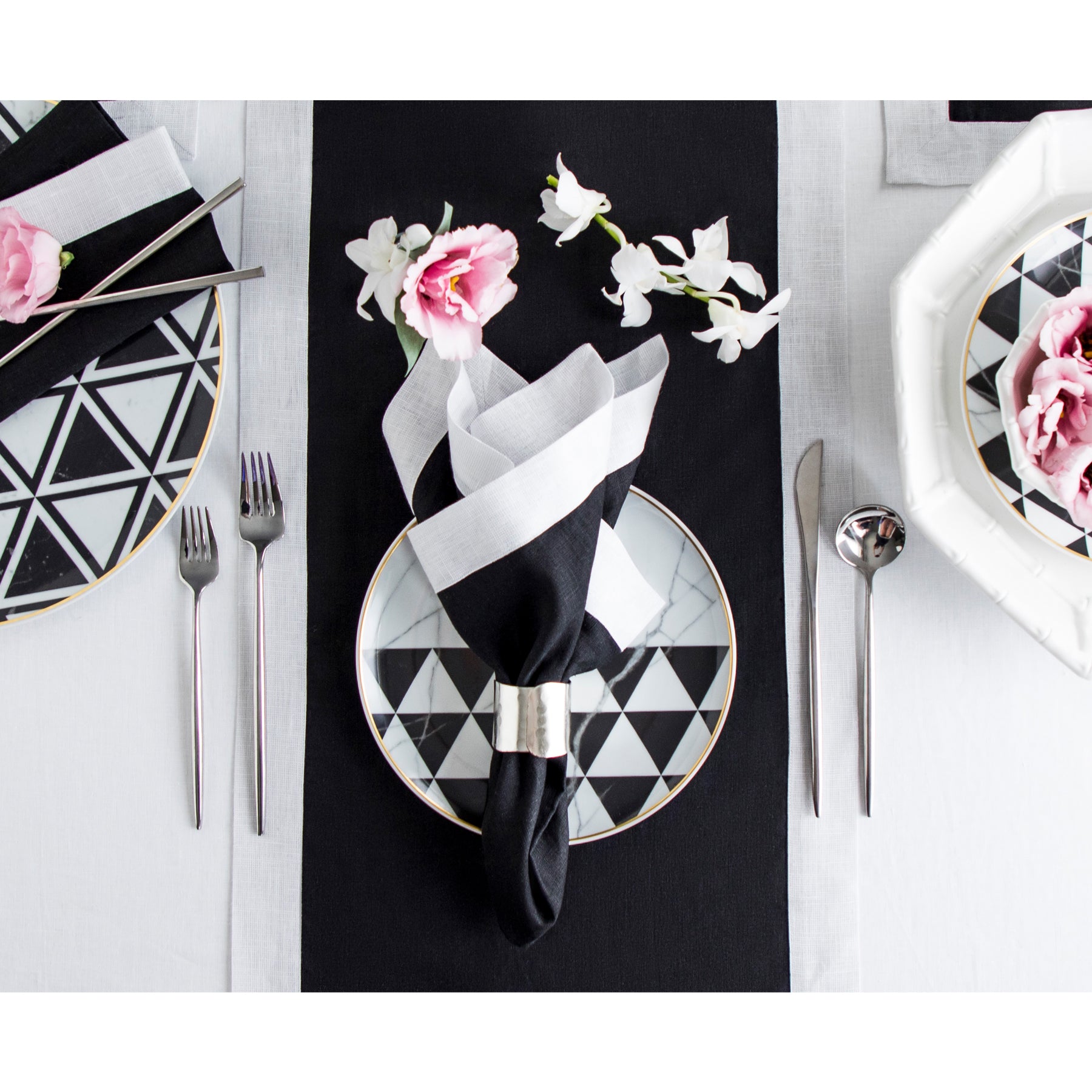 Festive Edge Table Runner - Elegant Holiday Dining Decor for Christmas, Thanksgiving & Parties | Perfect for Home, Events & Special Occasions