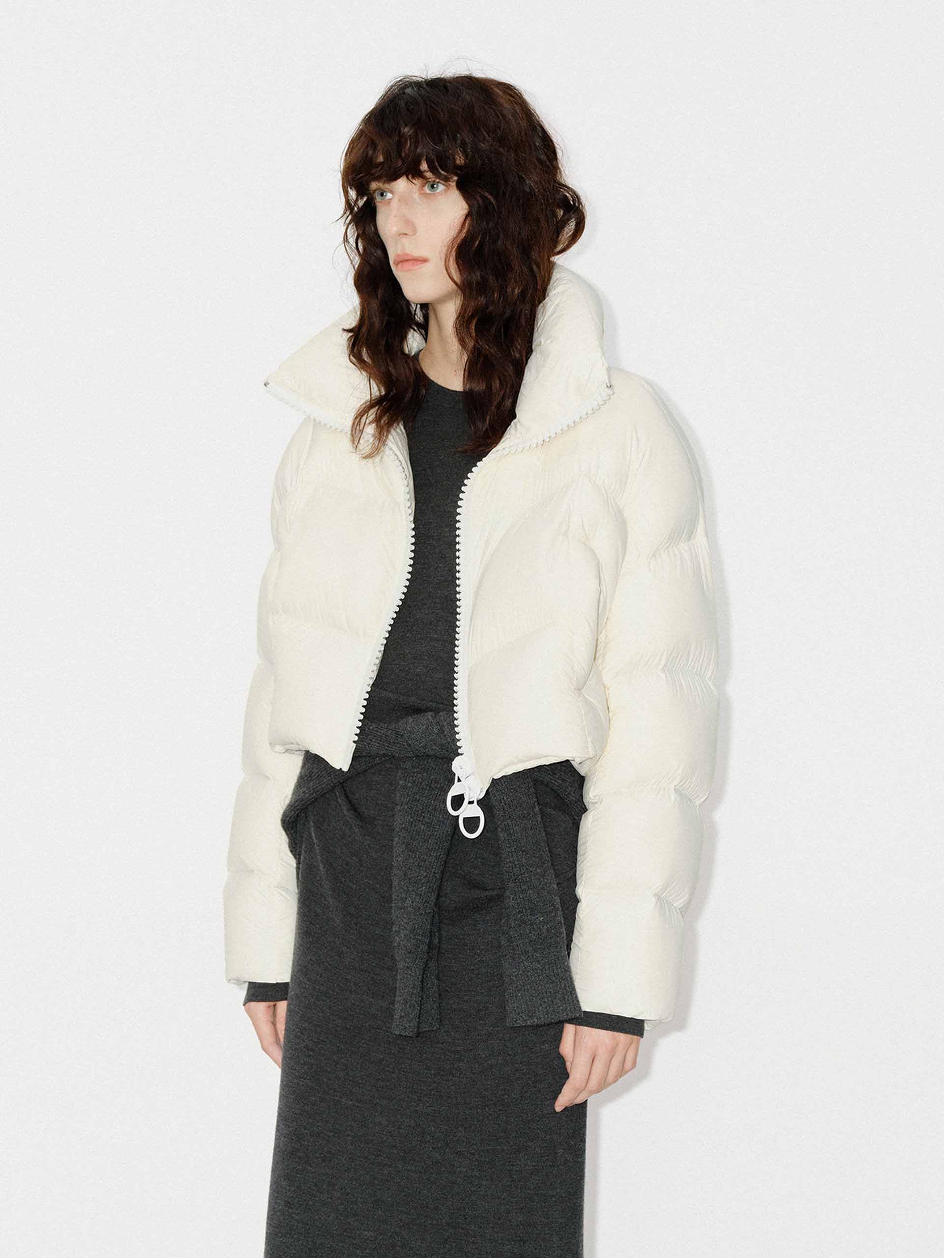 Women's Cropped Zipper Down Jacket - Lightweight Puffer Coat for Fall & Winter - Fashionable Outerwear for Casual Outings, Street Style & Travel