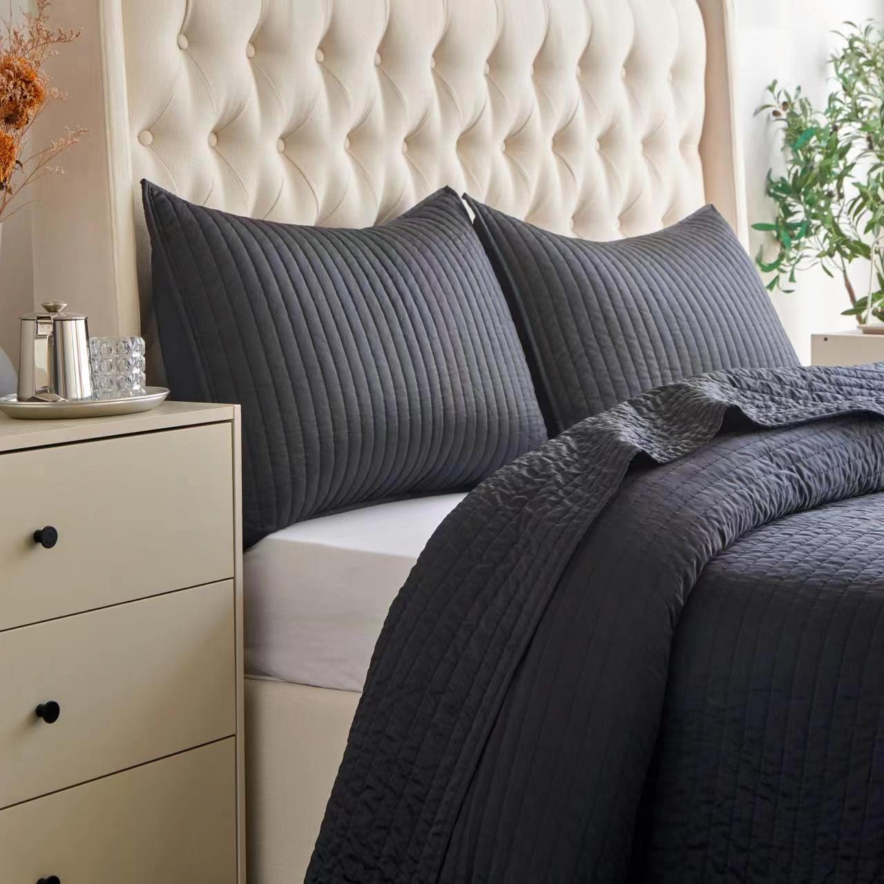 Luxury Satin Channel Quilt Set - Queen Size Bedding with Deep Pocket - Soft & Breathable Comforter for All Seasons - Perfect for Master Bedroom, Guest Room & Hotel Decor
