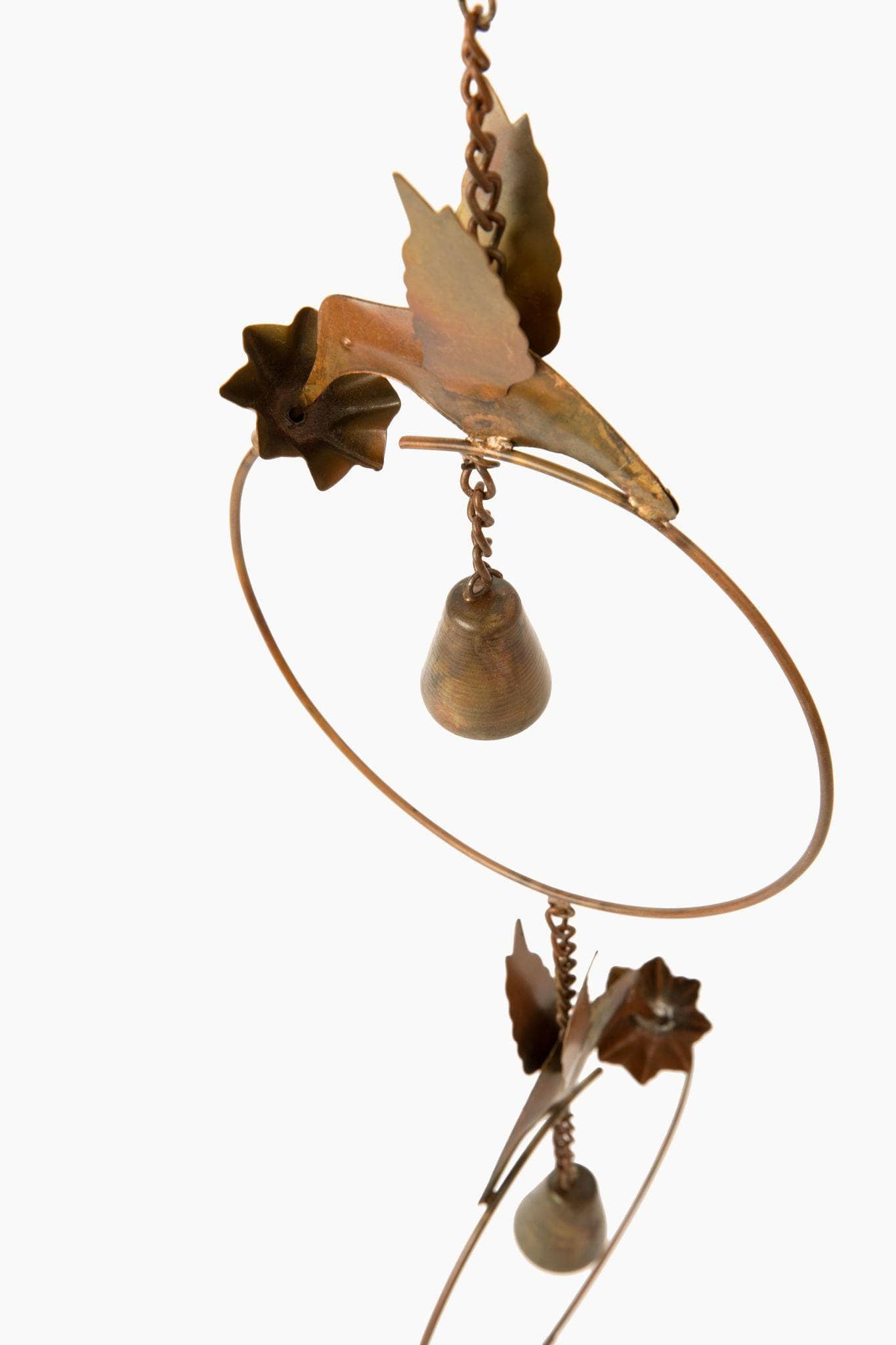 Beautiful Hummingbird with Flower Ornament - Handcrafted Home Decor for Wall, Garden, and Patio - Perfect for Nature Lovers and Bird Enthusiasts