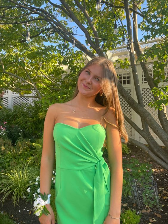Elegant Green Sheath Short Prom Dress - Mini Homecoming Party Gown J4097 for Teens & Juniors | Perfect for Dances, Formals & Special Occasions