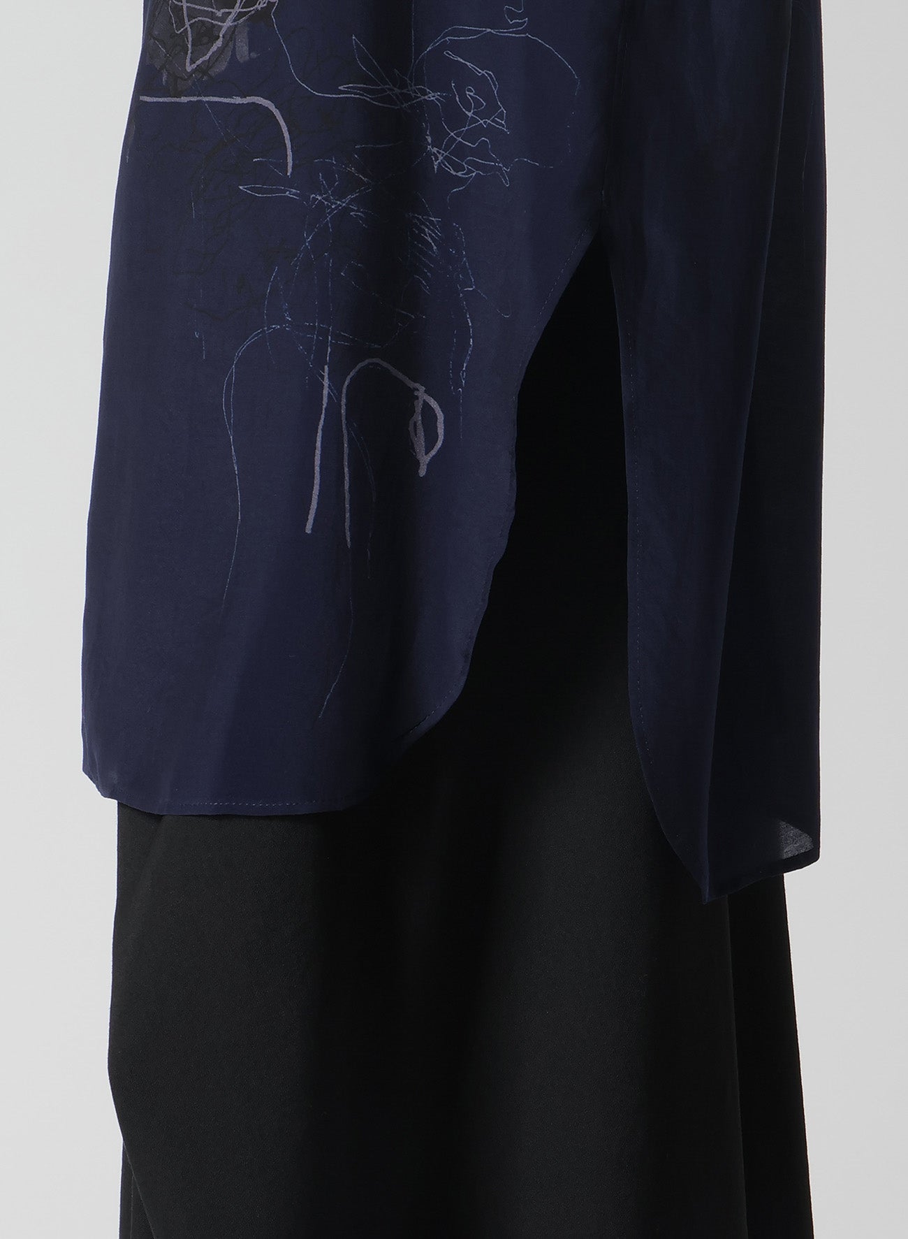 CU/LAWN Floral Sketch Print Shirred Sleeve Blouse - Women's Fashion Top for Spring Summer, Office Wear & Casual Outings