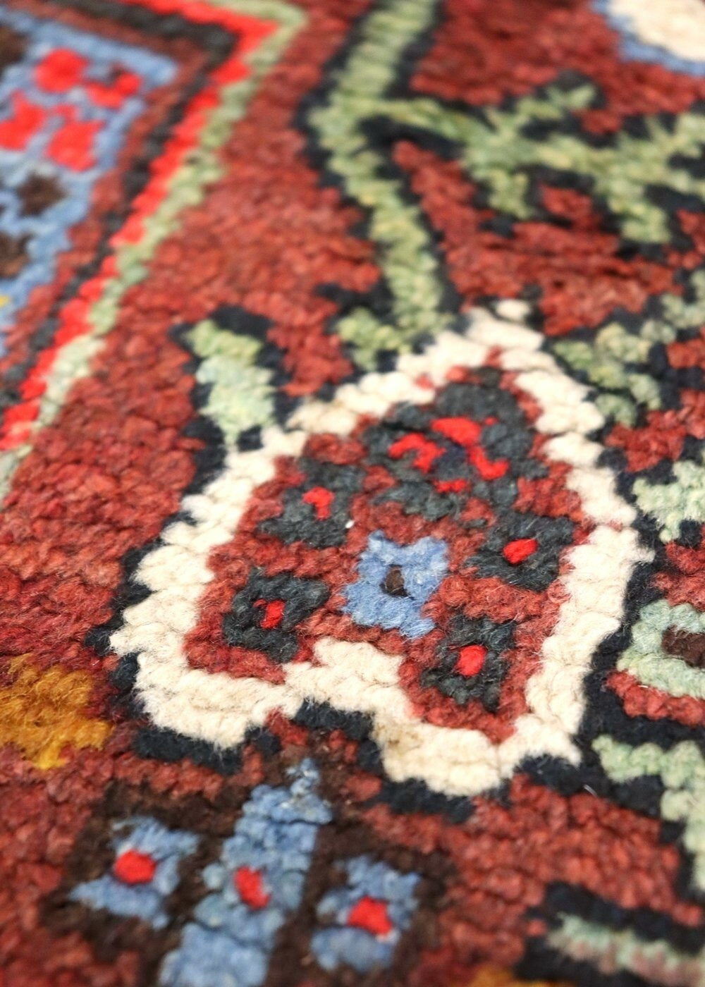 Antique Qashqai Handwoven Tribal Rug - Traditional Persian Wool Carpet JF8572 | Perfect for Boho Home Decor, Living Room & Bedroom Floor Covering