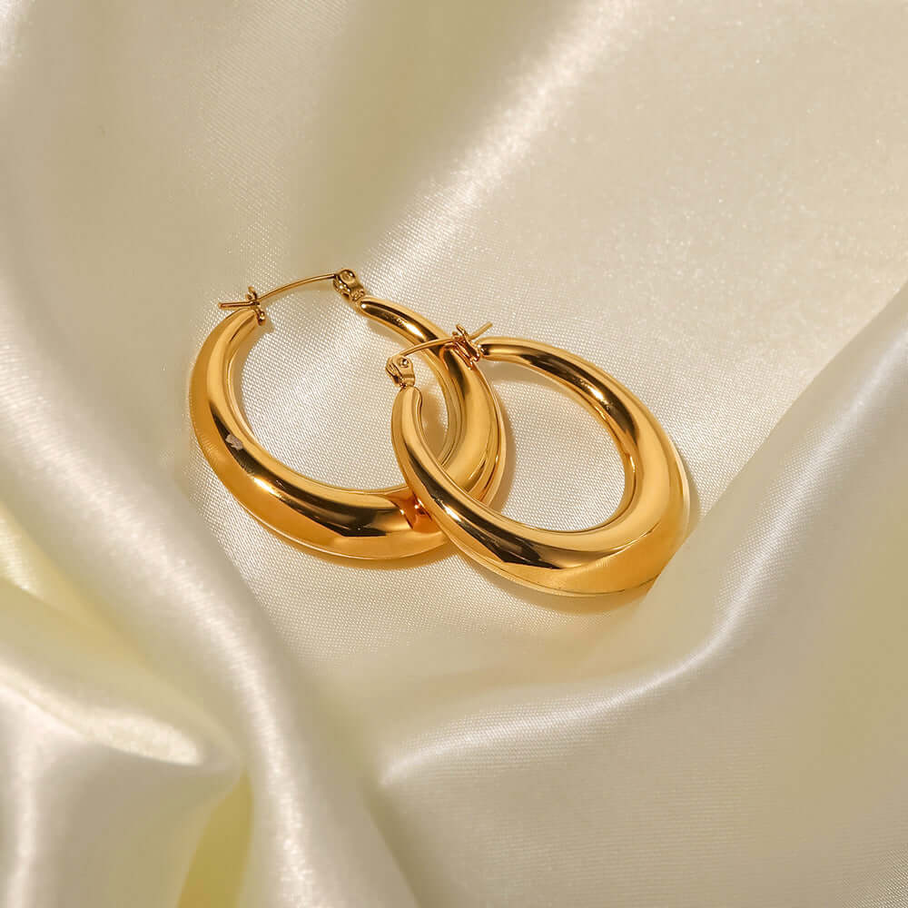18K Gold Plated Chunky Hoop Earrings for Women - Large Statement Hoops - Trendy Fashion Jewelry Gift - Perfect for Parties, Weddings & Everyday Wear | JDE948
