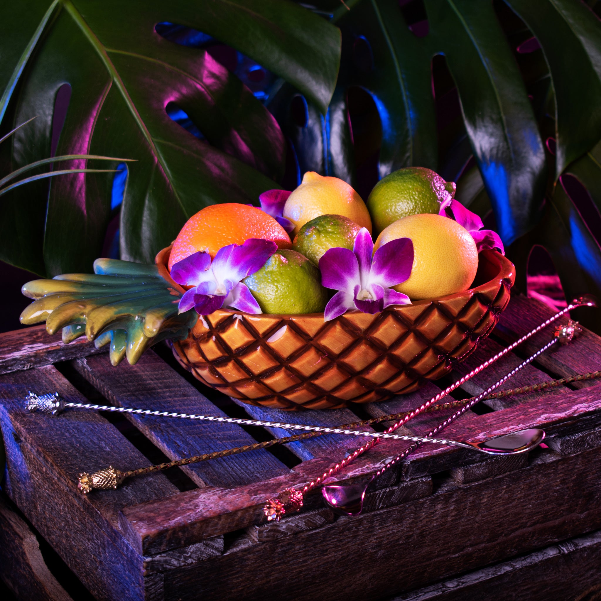 BULU™ Ceramic Pineapple Bowl - 56oz Large Serving Bowl for Fruit, Salad, Snacks - Perfect for Parties, Picnics, and Home Decor