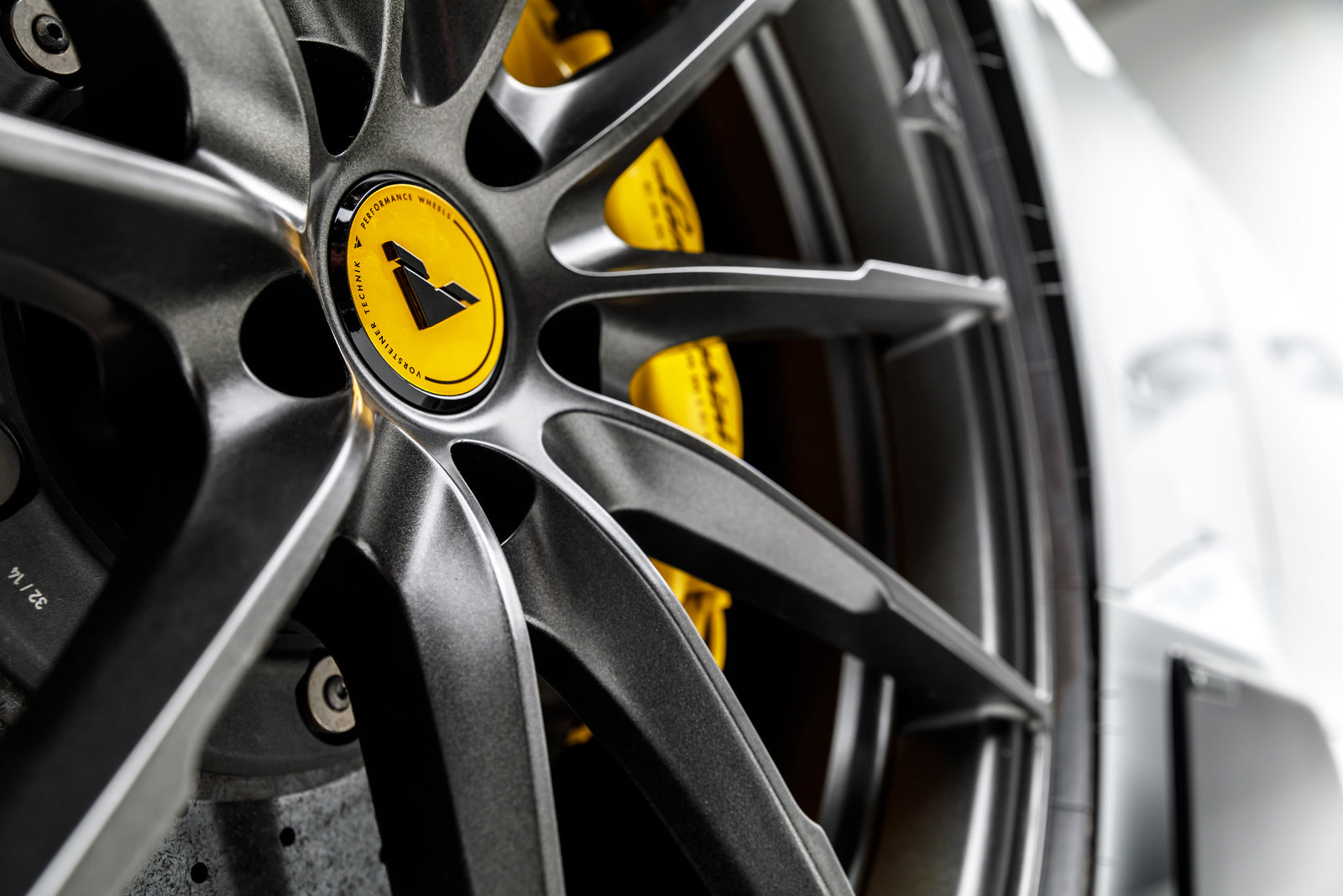 Lamborghini Huracan 610-4 LP Mondiale Edizione Aero Program - High Performance Sports Car for Racing & Luxury Driving
