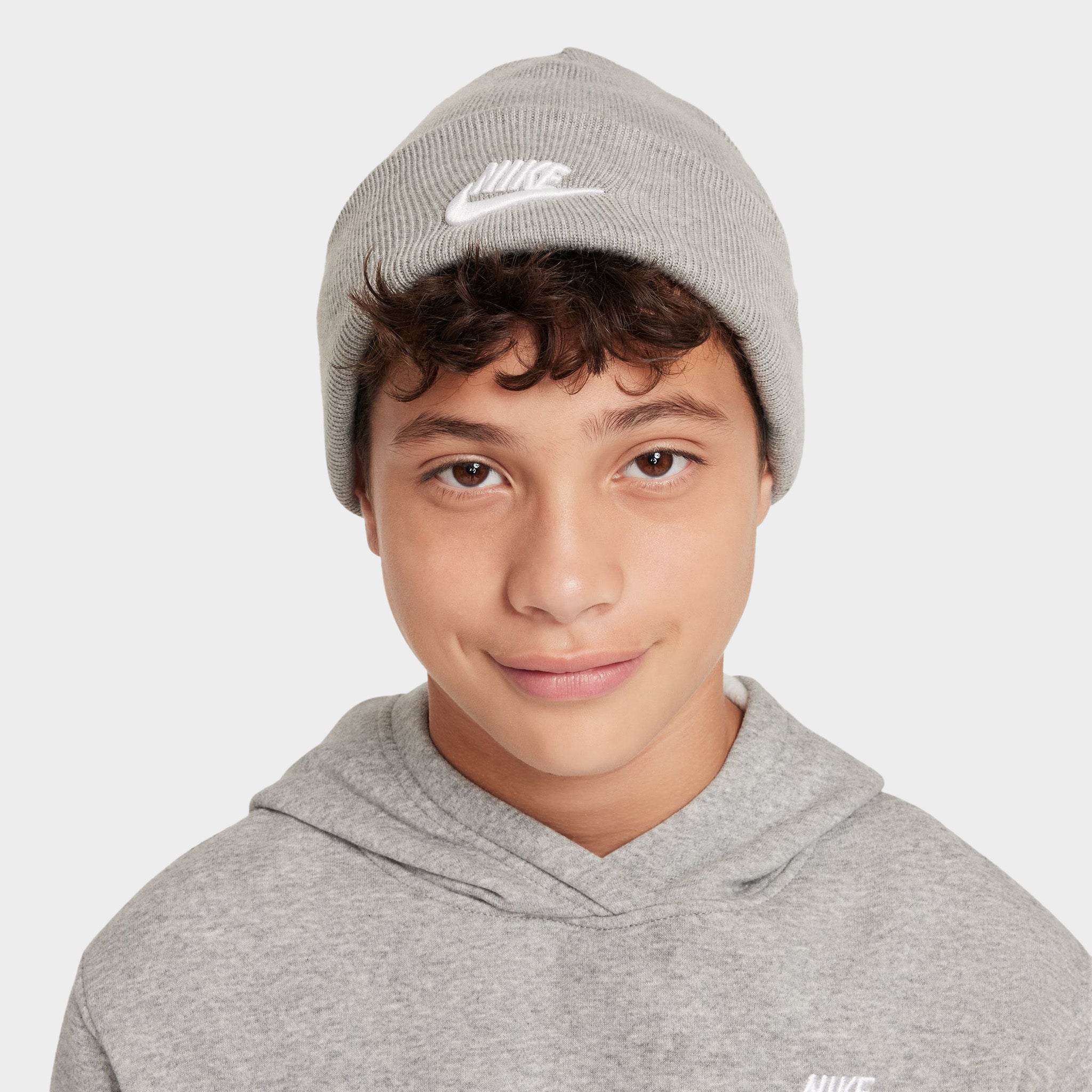 Nike Big Kids' Peak Tall Cuff Futura Beanie - Grey/White - Warm Winter Hat for Boys & Girls - Perfect for Skiing, Snowboarding & Outdoor Activities