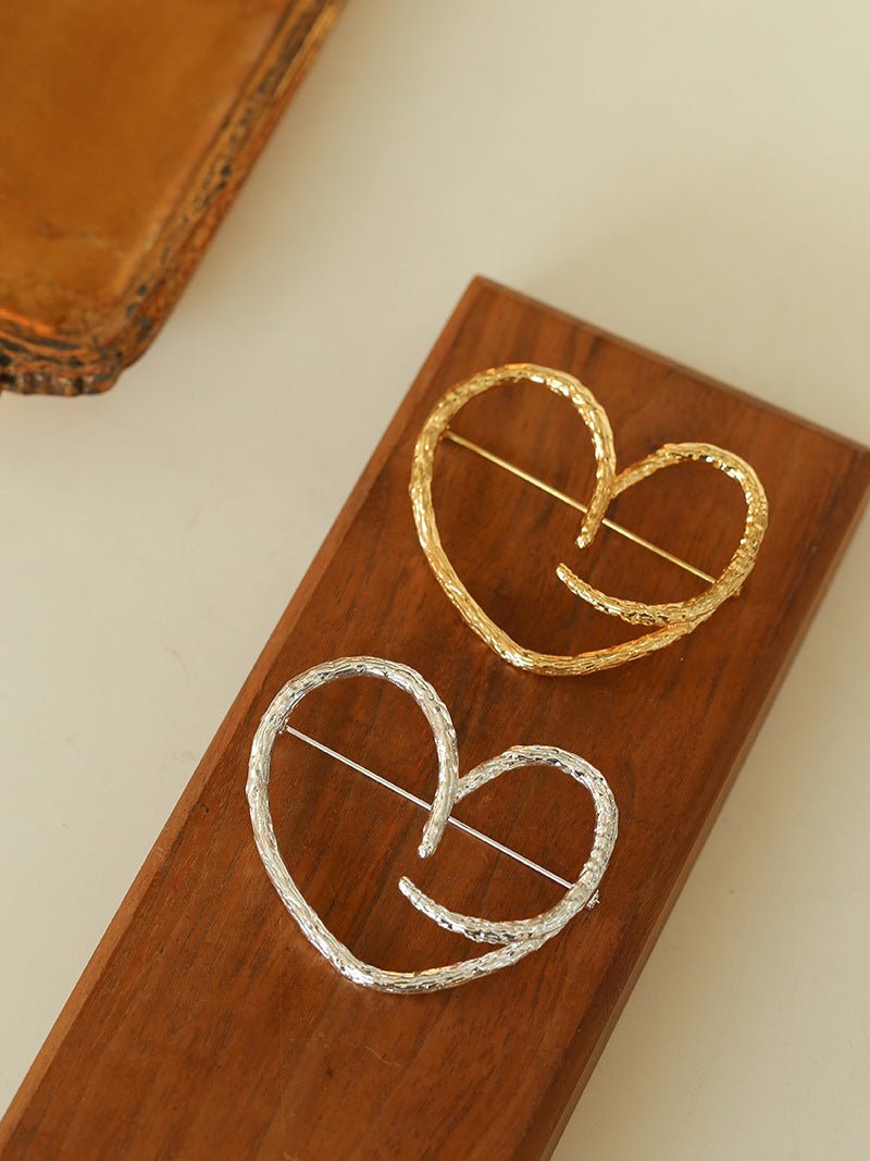 Elegant Heart Shaped Brooch - Minimalist Line Design Fashion Pin for Women | Perfect for Blazers, Scarves, Bags & Special Occasions