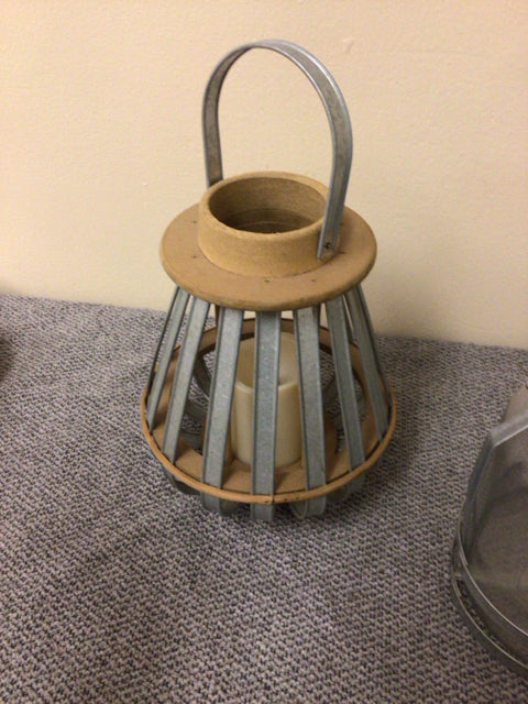 Vintage Metal & Wood Lantern Candle Holder - Rustic Home Decor for Indoor/Outdoor Use - Perfect for Patio, Garden, Wedding & Table Centerpiece
