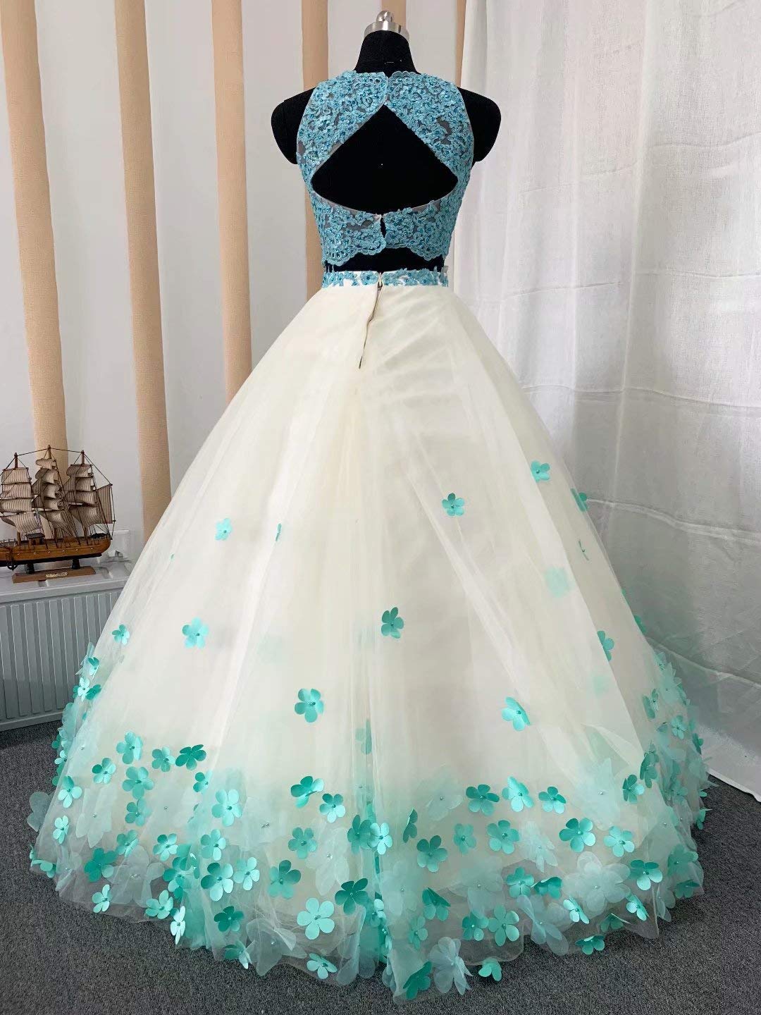 Handmade Red Sleeveless Floral Ball Gown Two-Piece Formal Prom Dress for Quinceanera - Elegant Evening Gowns for Prom, Homecoming, and Special Occasions