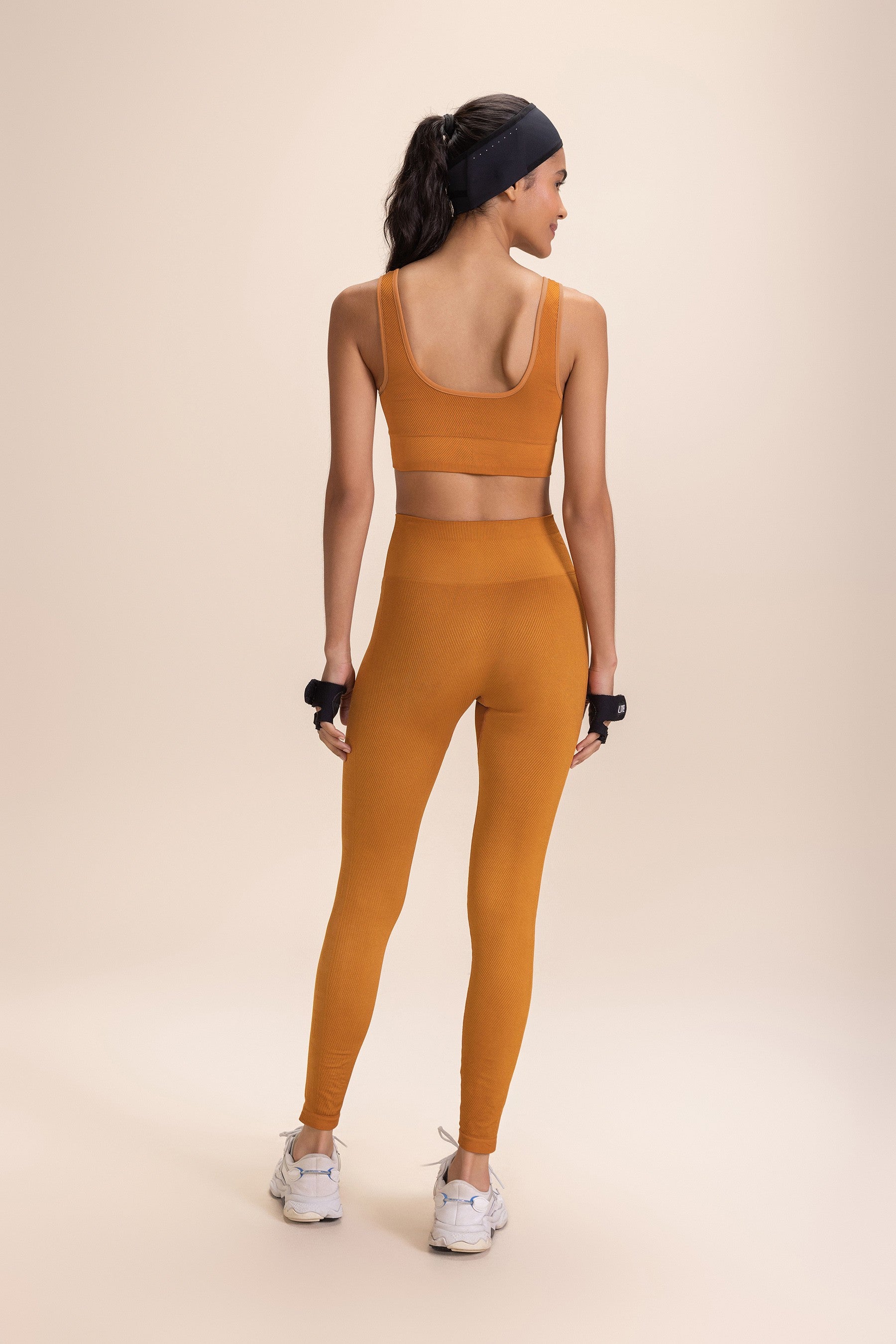 High-Quality Seamless Sports Bra for Women - Comfortable Workout & Yoga Top - Perfect for Gym, Running, and Active Lifestyle