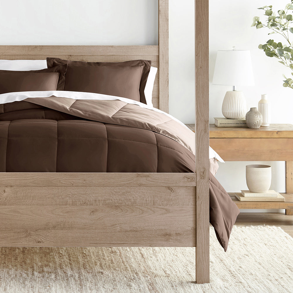 Reversible Down Alternative Comforter Set - All Season Hypoallergenic Bedding with Duvet Cover - Perfect for Master Bedroom, Guest Room & Dorm Use