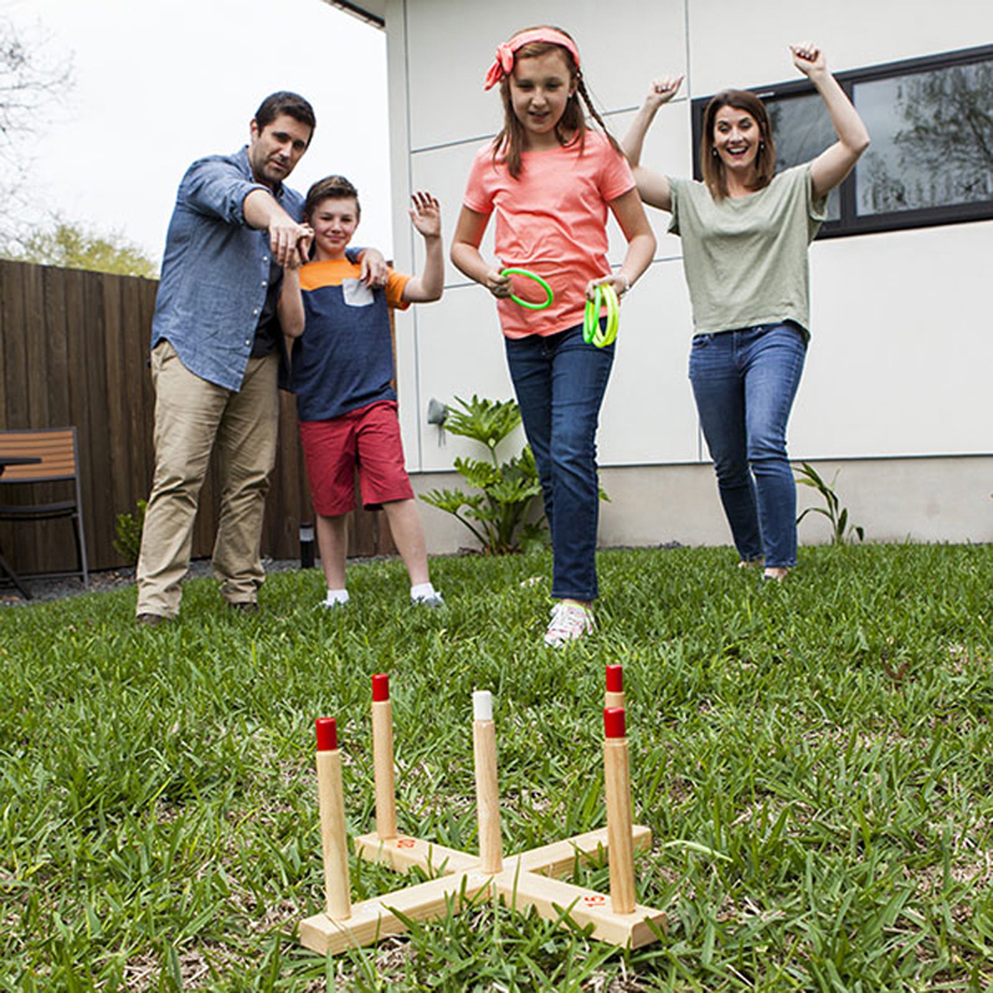 Champion Sports Classic Wooden Ring Toss Game Set - Outdoor Lawn & Backyard Party Games for Kids & Adults - Perfect for Picnics, BBQs, and Family Gatherings