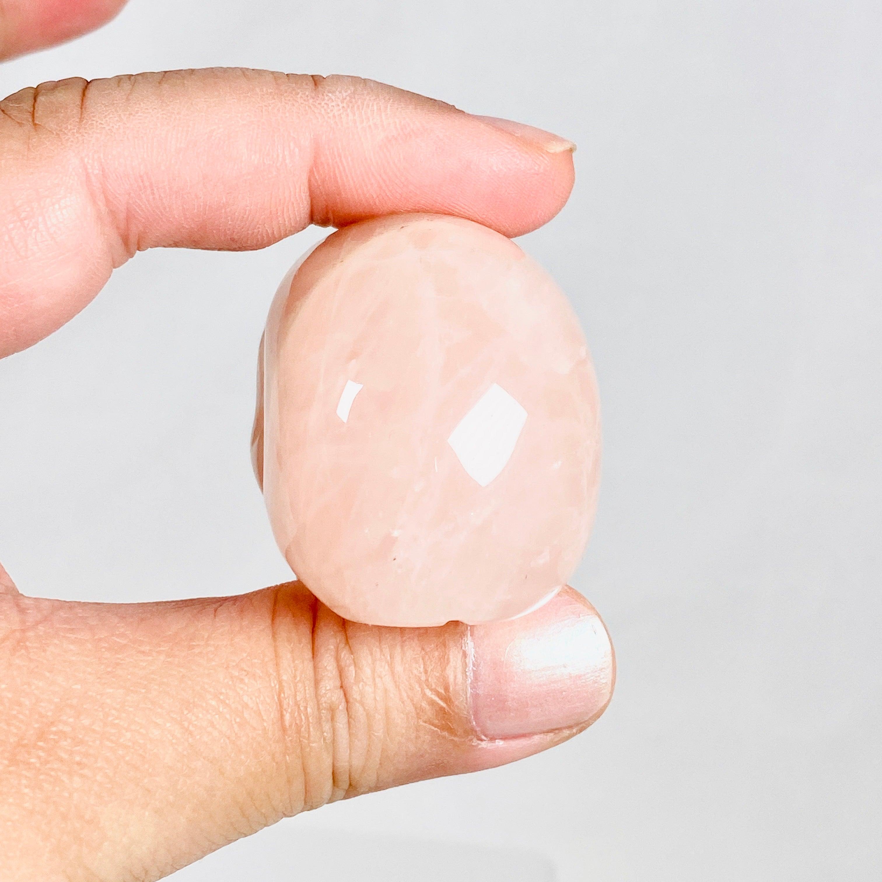 Rose Quartz Skull RQSK 01 - Natural Healing Crystal for Meditation, Stress Relief & Home Decor - Perfect for Yoga, Reiki & Spiritual Gifts