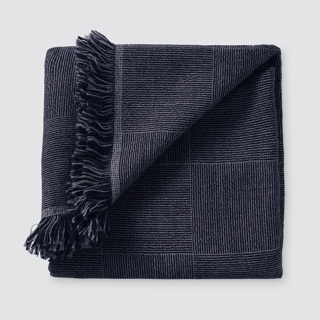 Soft & Cozy Alpaca Wool Throw Blanket - Warm Luxury Blanket for Bed, Couch & Travel - Perfect for Winter Nights, Gifts & Home Decor