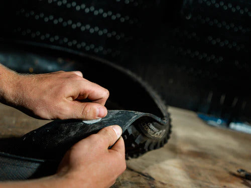 Lezyne Tubeless Pro Plugs - Premium Bike Tire Repair Kit for Quick & Easy Puncture Fixes - Perfect for Mountain Biking, Road Cycling & Commuting